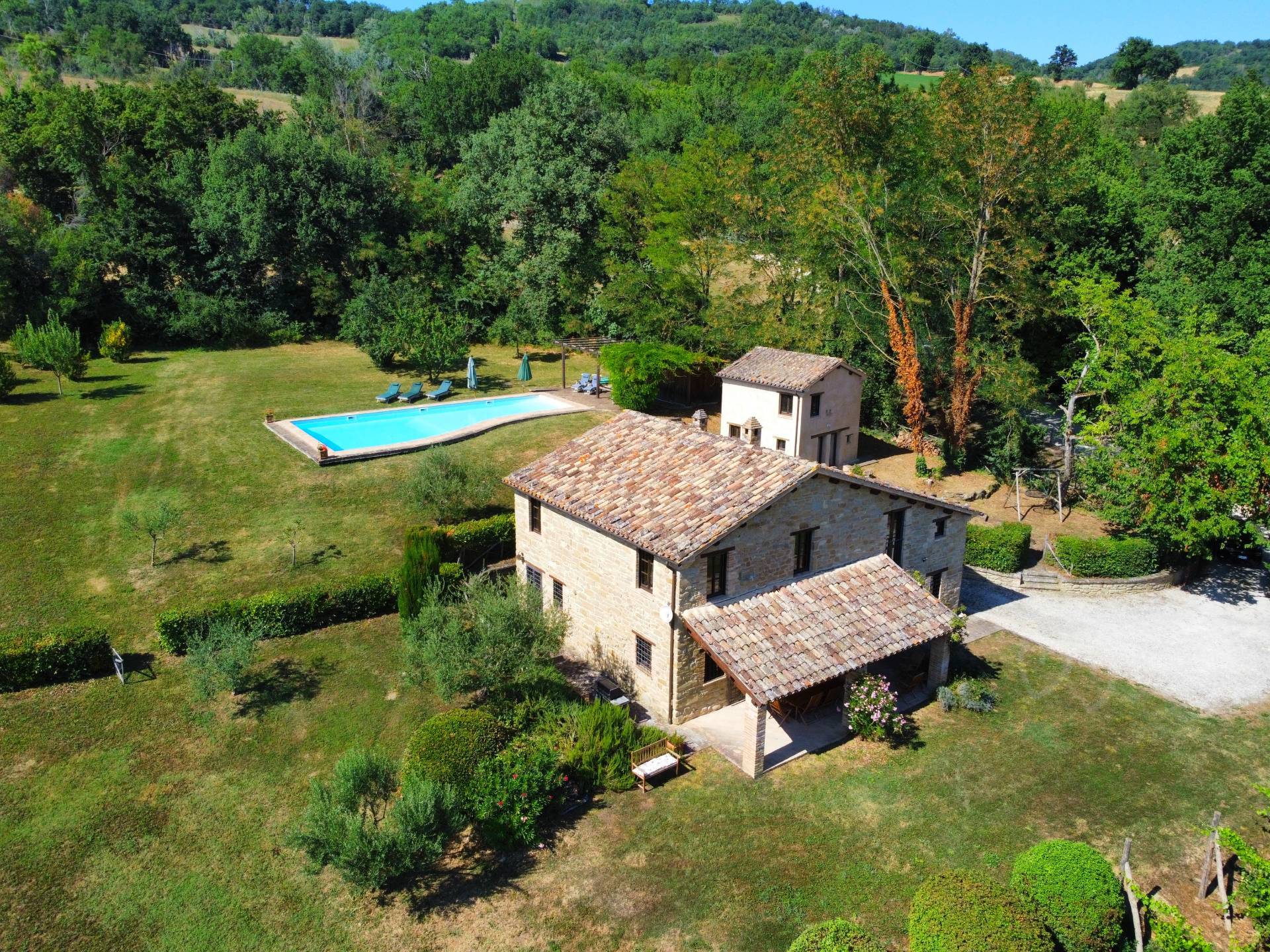 Casale Colonico Rustico in vendita a Gualdo, Massignano