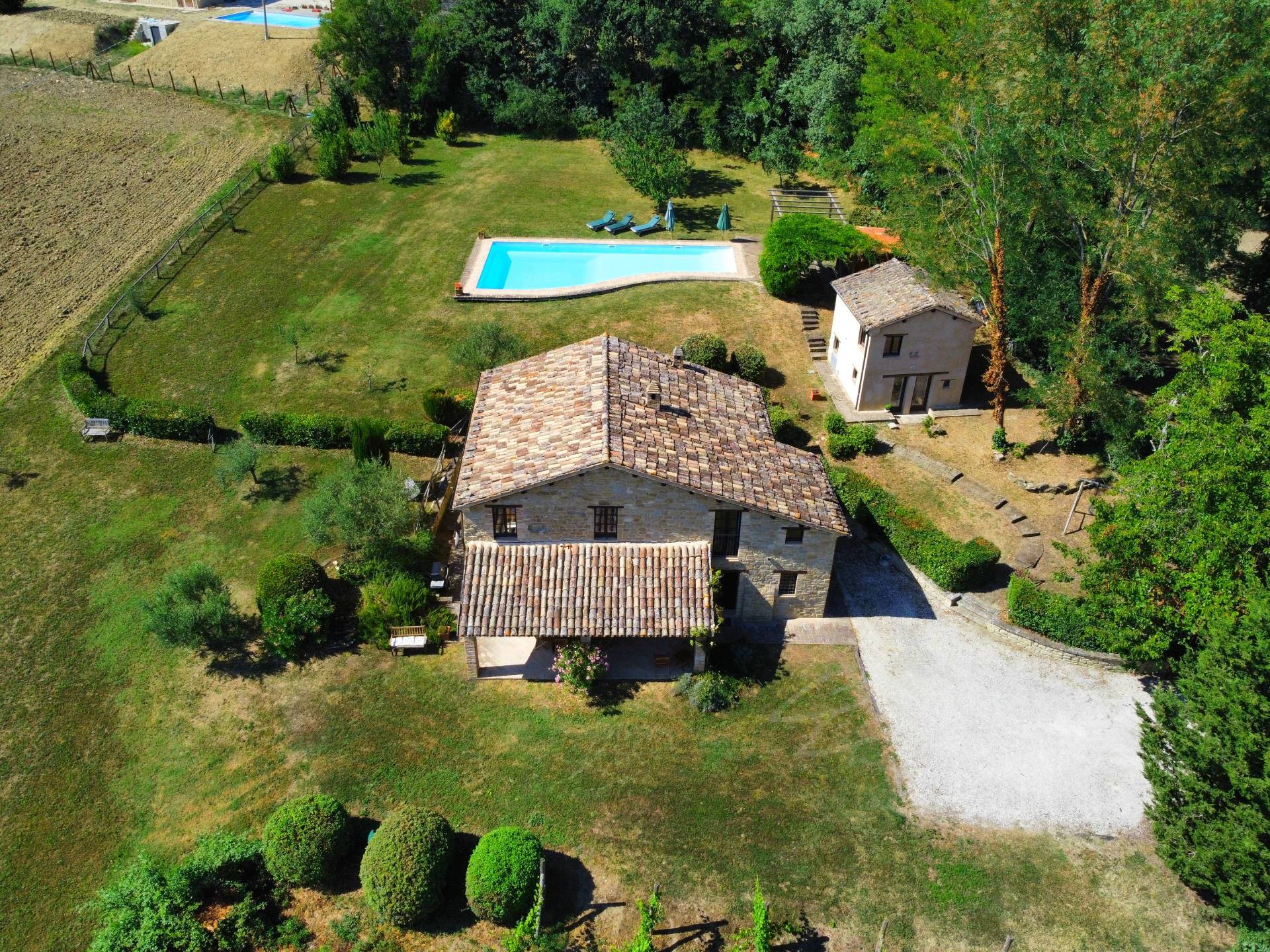 Casale Colonico Rustico in vendita a Gualdo, Massignano