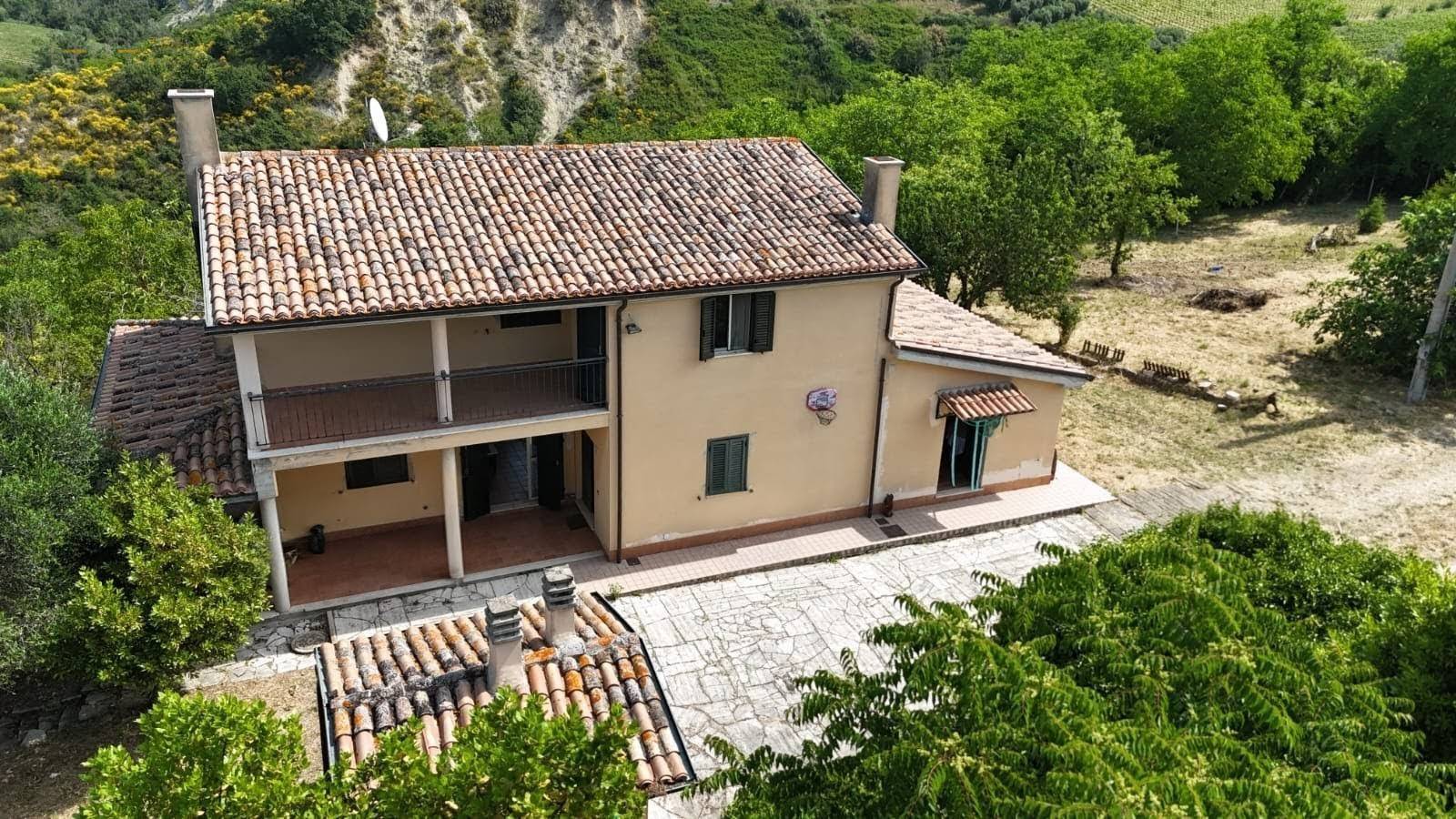 Casale Colonico Rustico in vendita a Acquaviva Picena, Forola