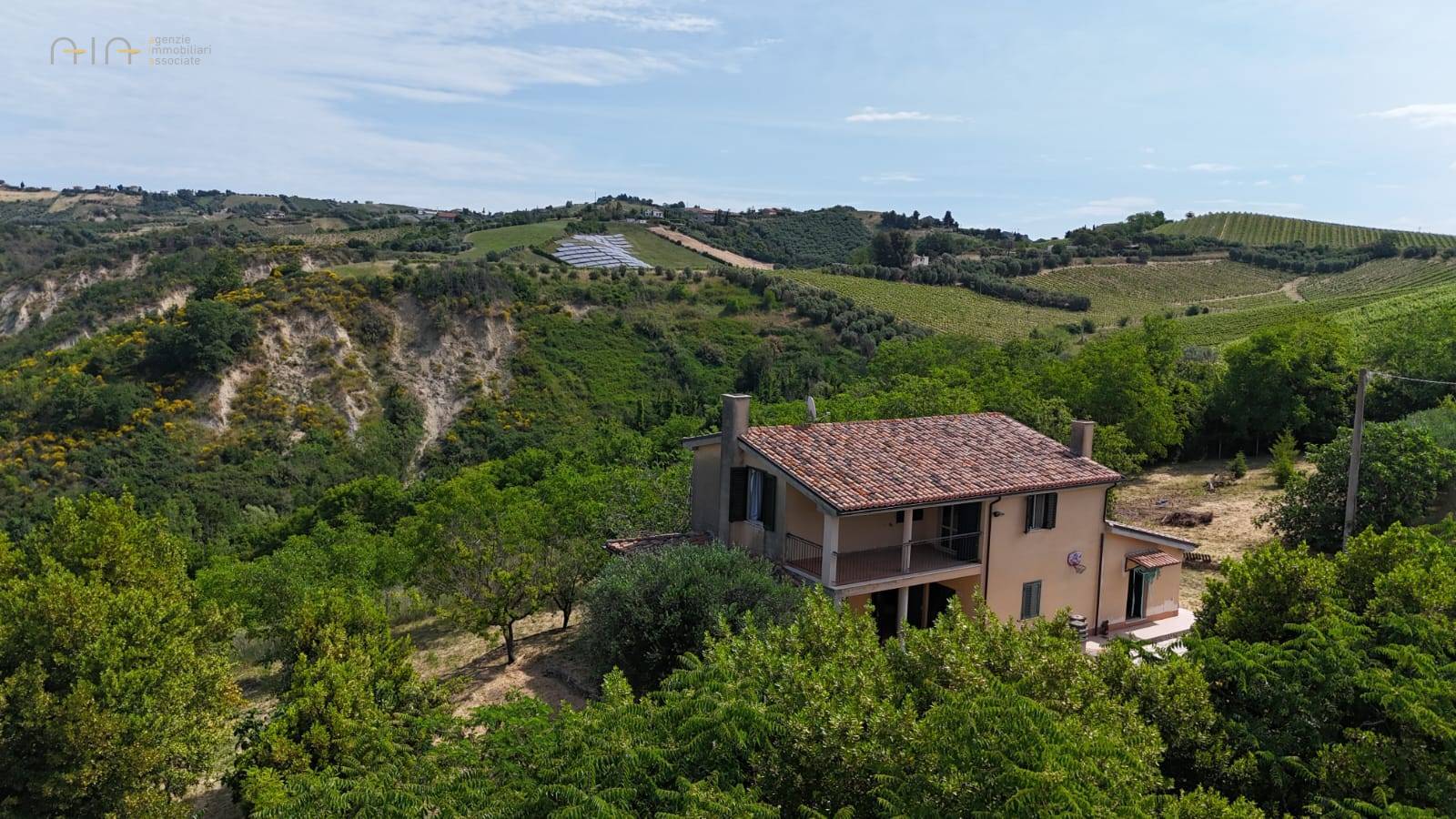 Casale Colonico Rustico in vendita a Acquaviva Picena, Forola