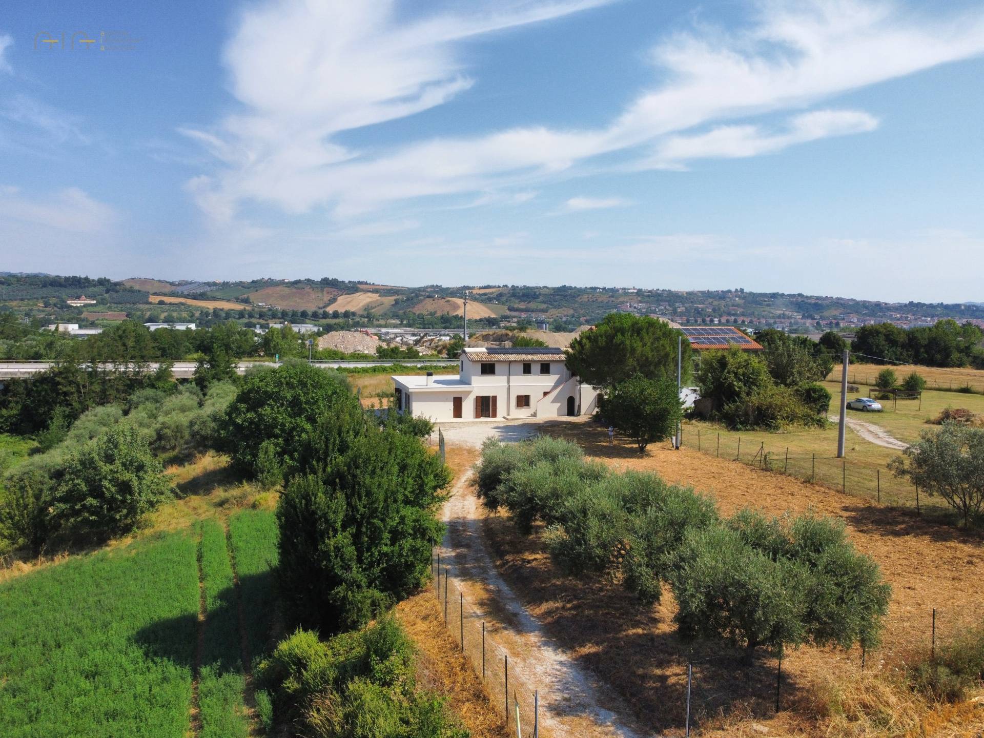Casale Colonico Rustico in vendita a Maltignano, Collinare