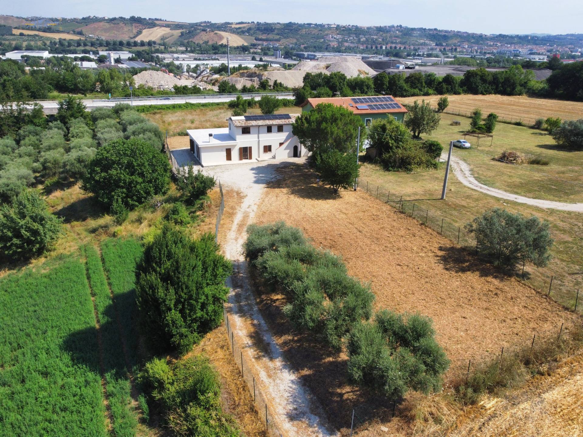 Casale Colonico Rustico in vendita a Maltignano, Collinare