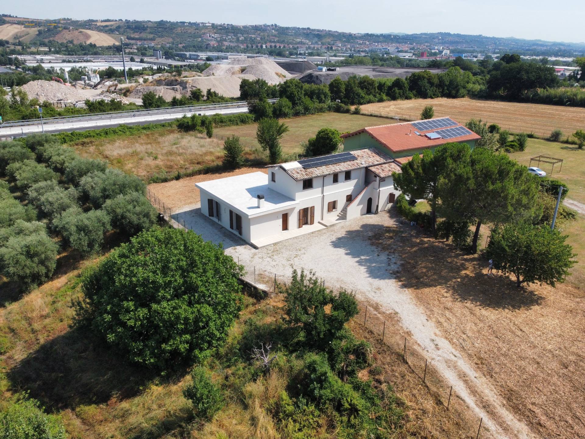 Casale Colonico Rustico in vendita a Maltignano, Collinare