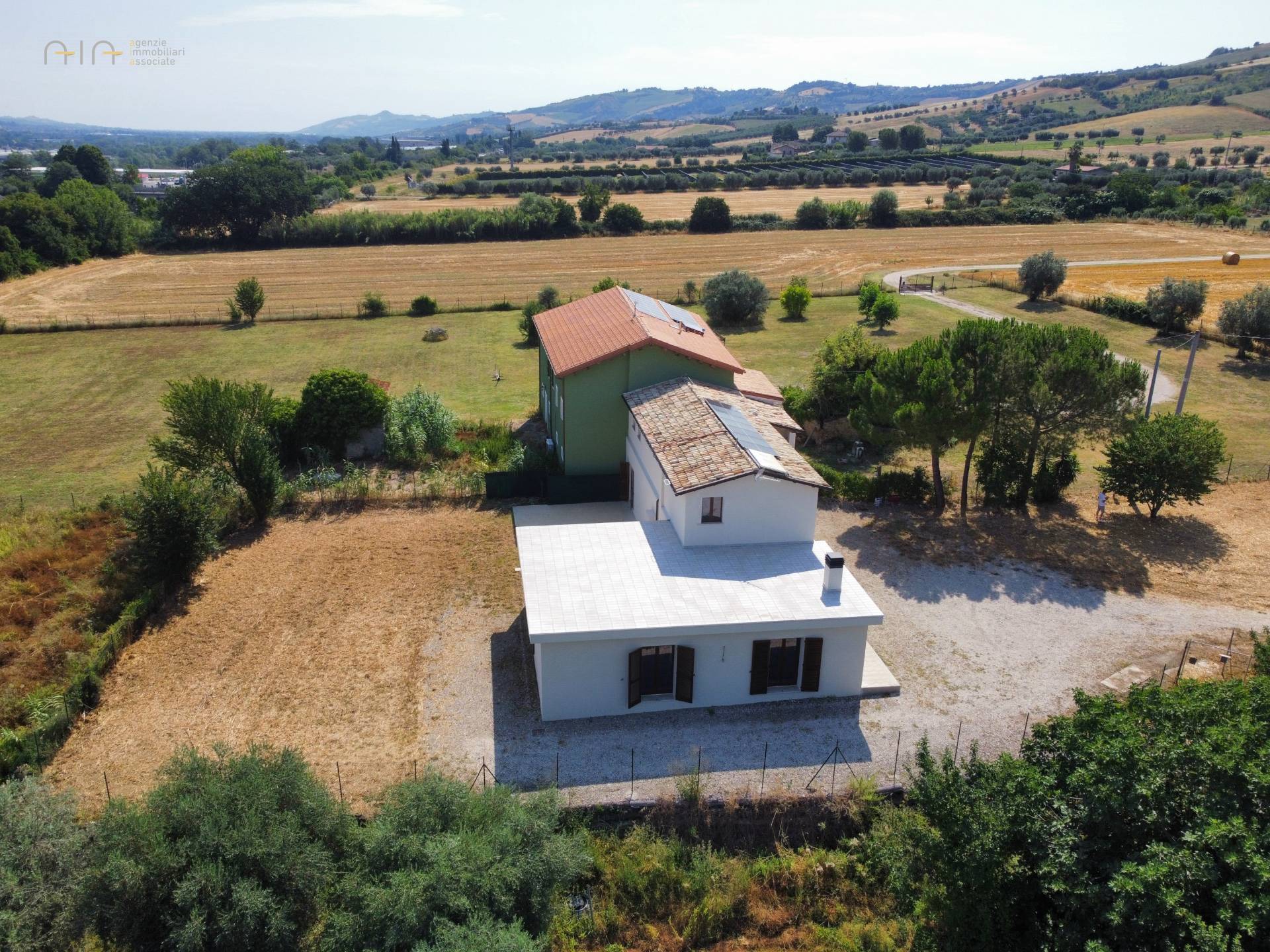 Casale Colonico Rustico in vendita a Maltignano, Collinare