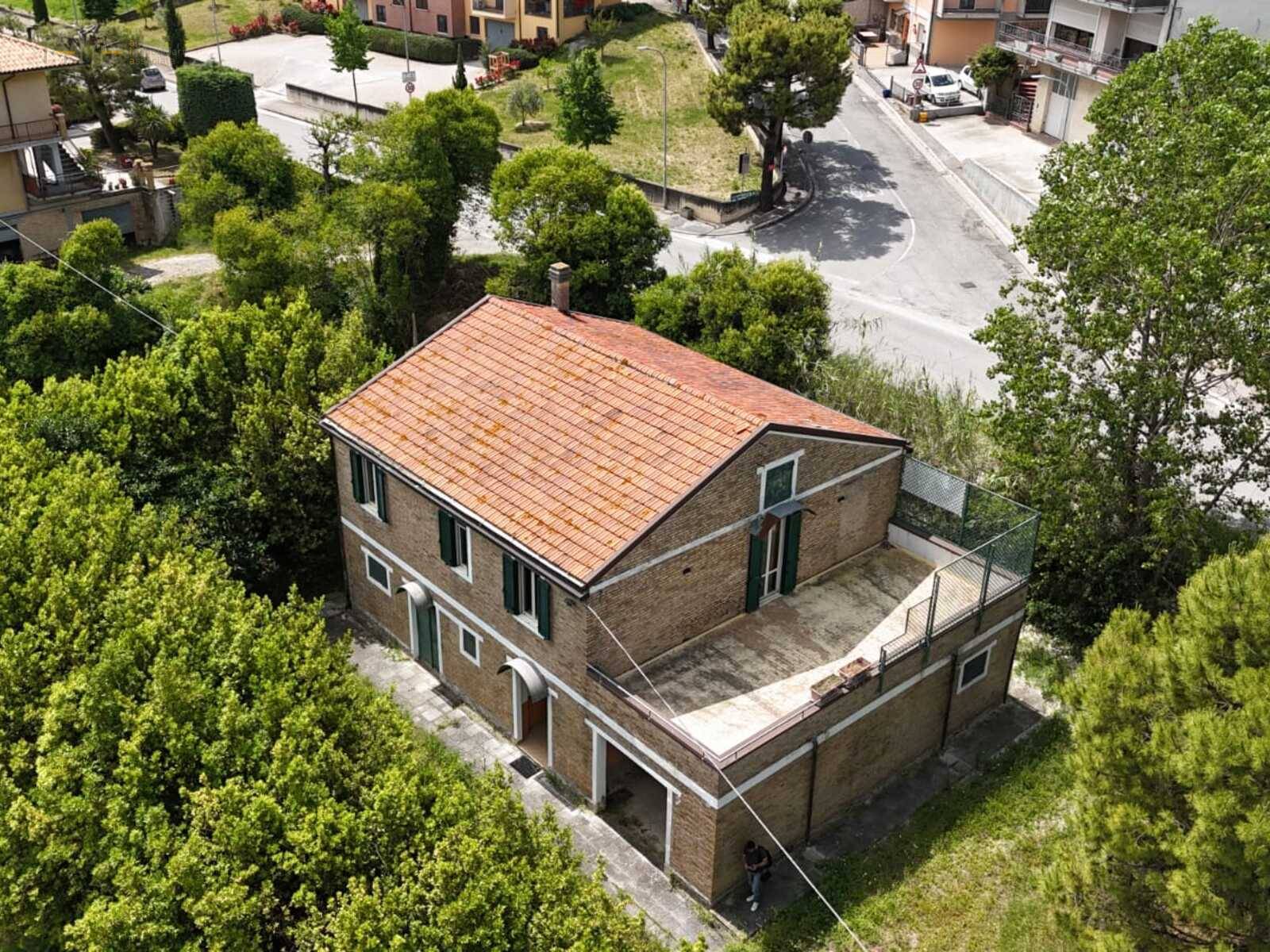 Casale Colonico Rustico in vendita a Offida, Borgo Miriam