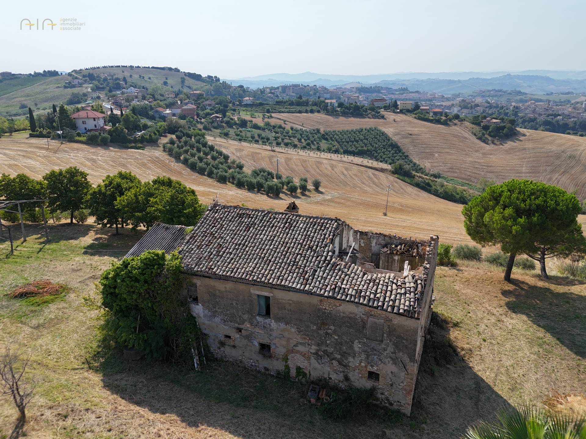 Casale Colonico Rustico in vendita a Offida, Collinare / Campagna