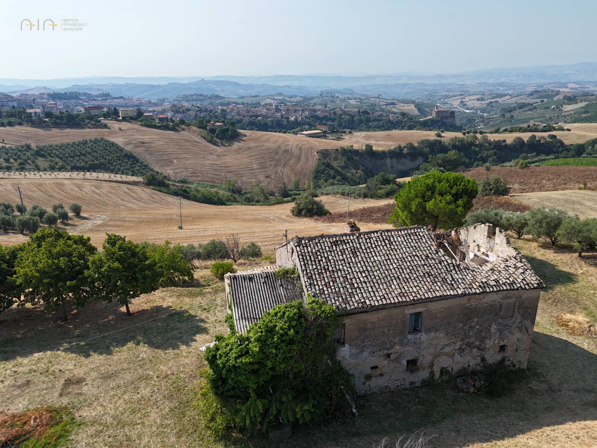 Casale Colonico Rustico in vendita a Offida, Collinare / Campagna