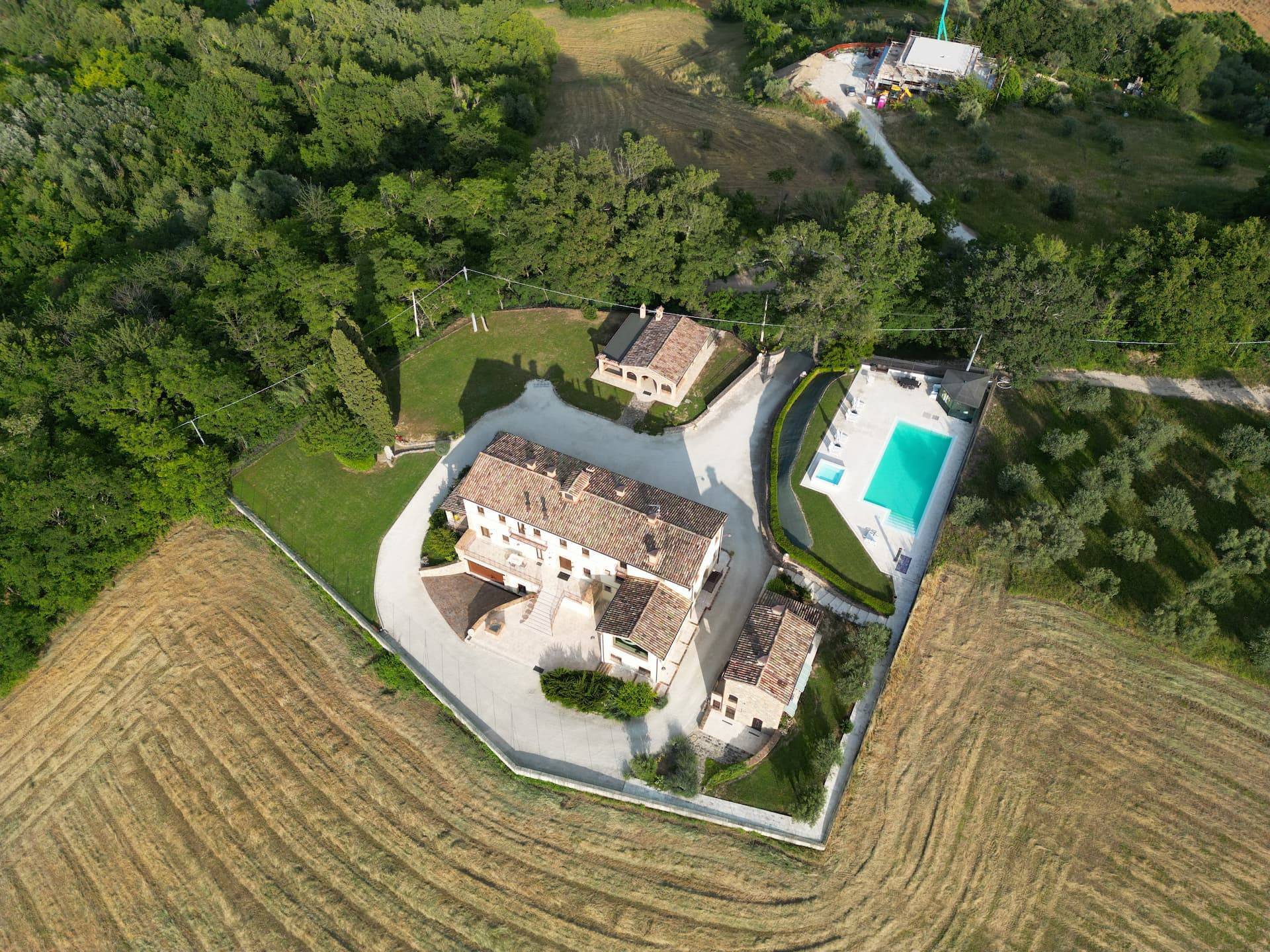 Casale Colonico Rustico in vendita a Caldarola
