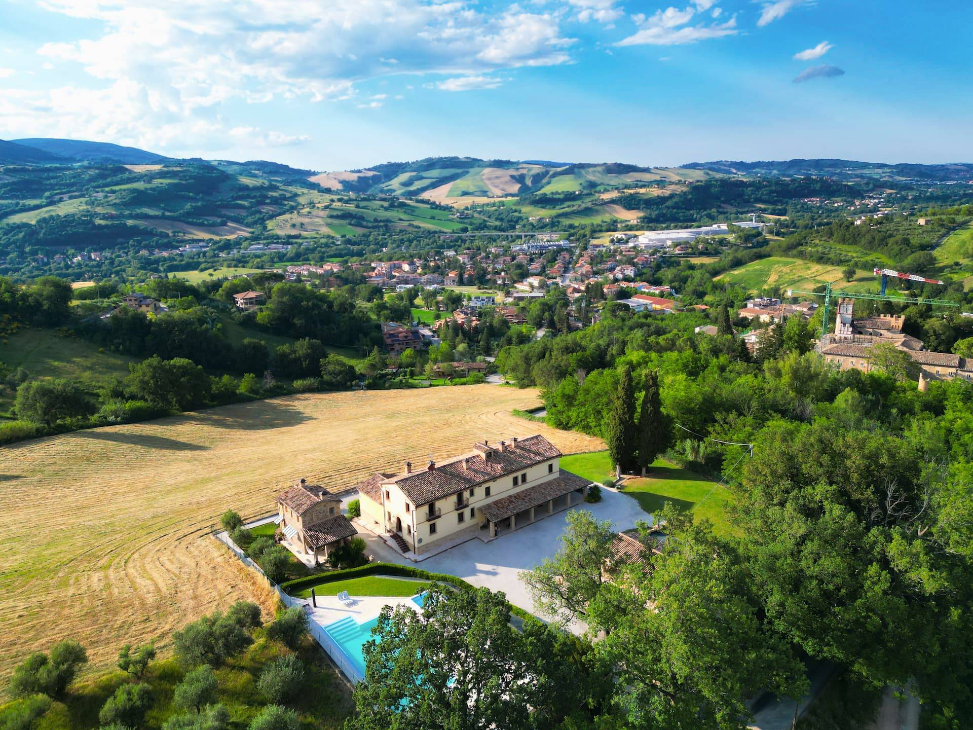 Casale Colonico Rustico in vendita a Caldarola