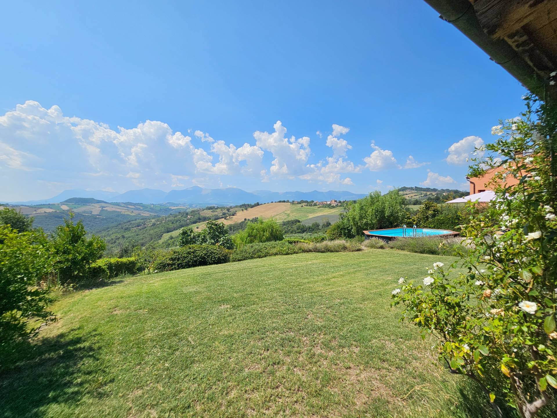 Casale Colonico Rustico in vendita a Penna San Giovanni