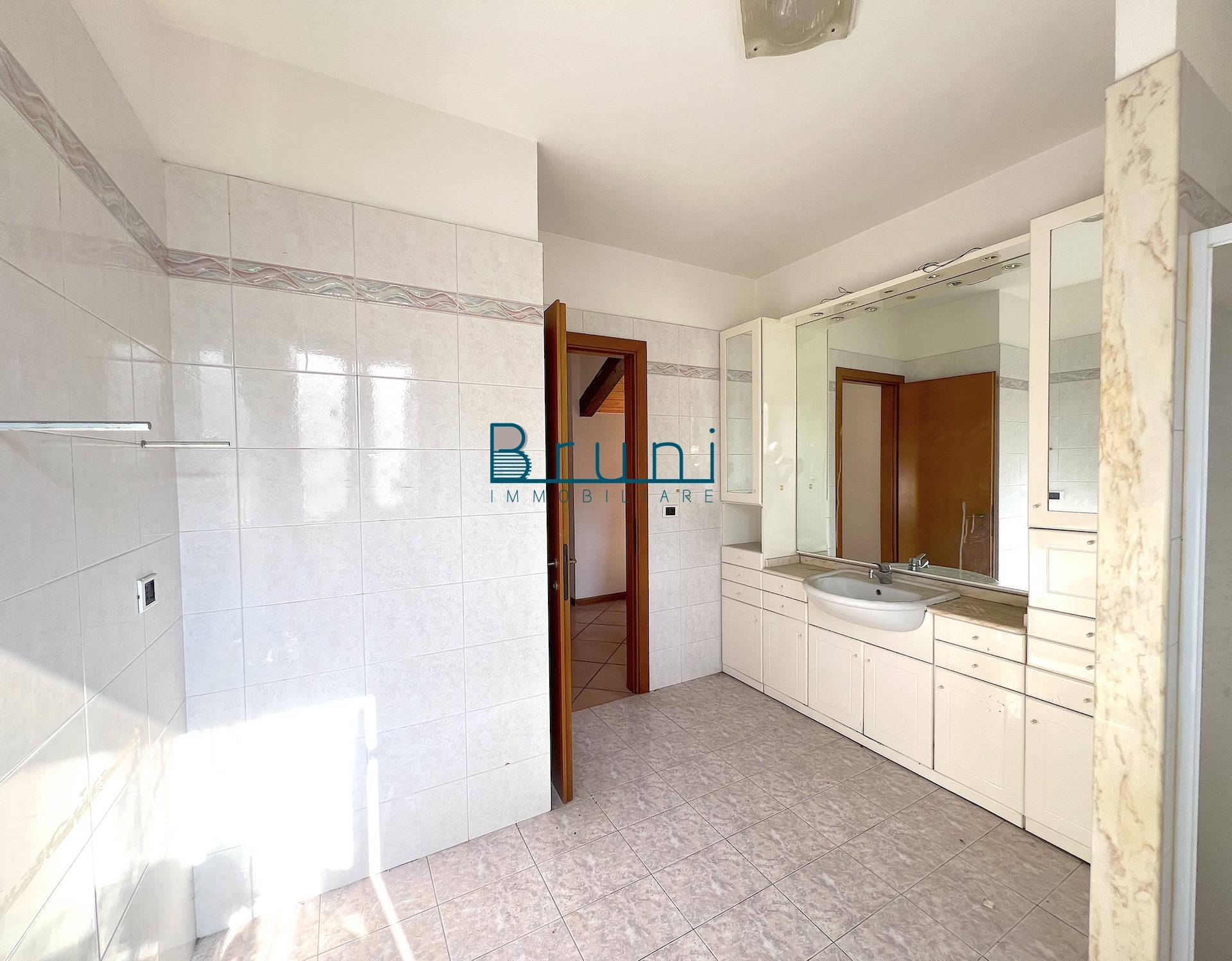 Appartamento in vendita a San Benedetto del Tronto, Centro