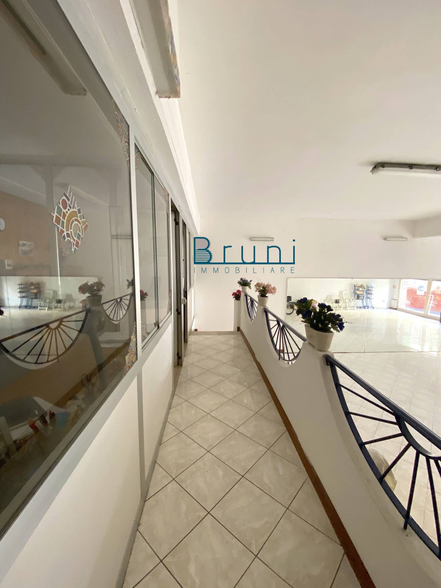 Locale commerciale in vendita a San Benedetto del Tronto, Centro