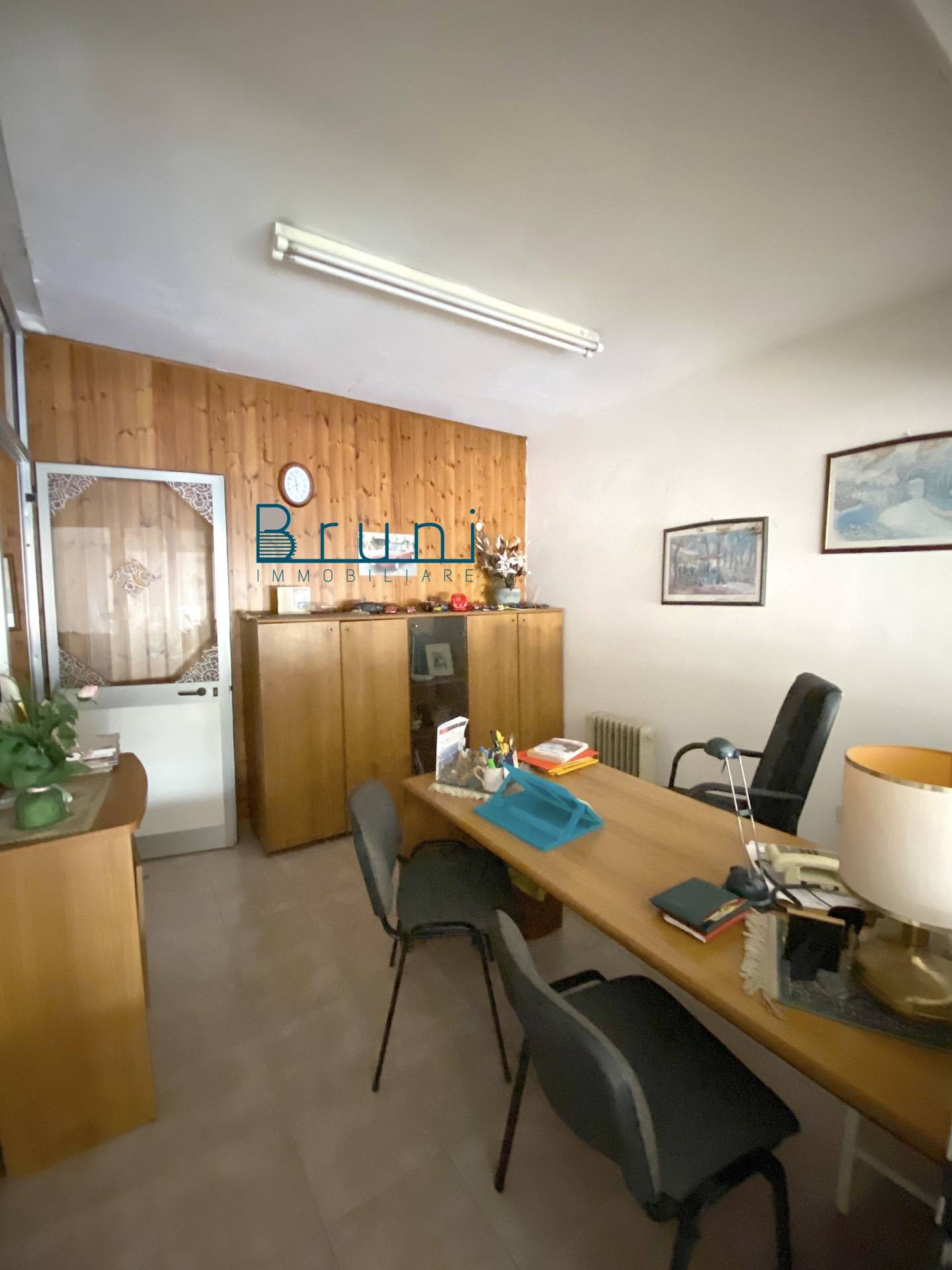 Locale commerciale in vendita a San Benedetto del Tronto, Centro