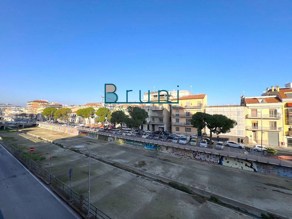 Appartamento in vendita a San Benedetto del Tronto, Zona Viale De Gasperi