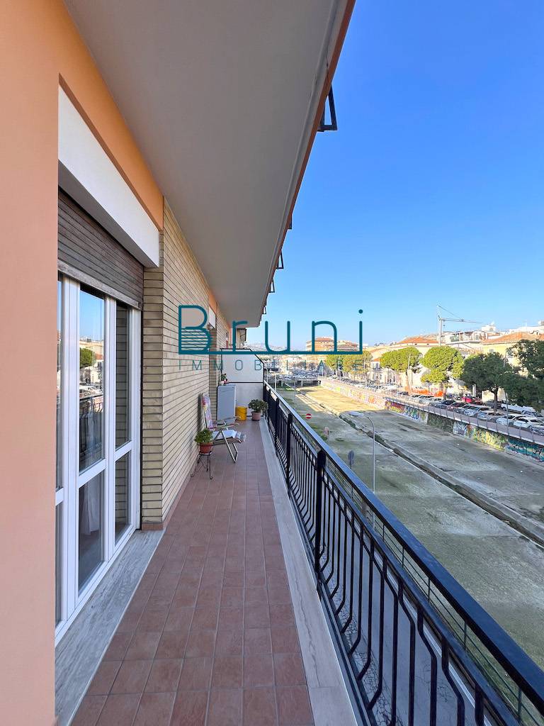 Appartamento in vendita a San Benedetto del Tronto, Zona Viale De Gasperi