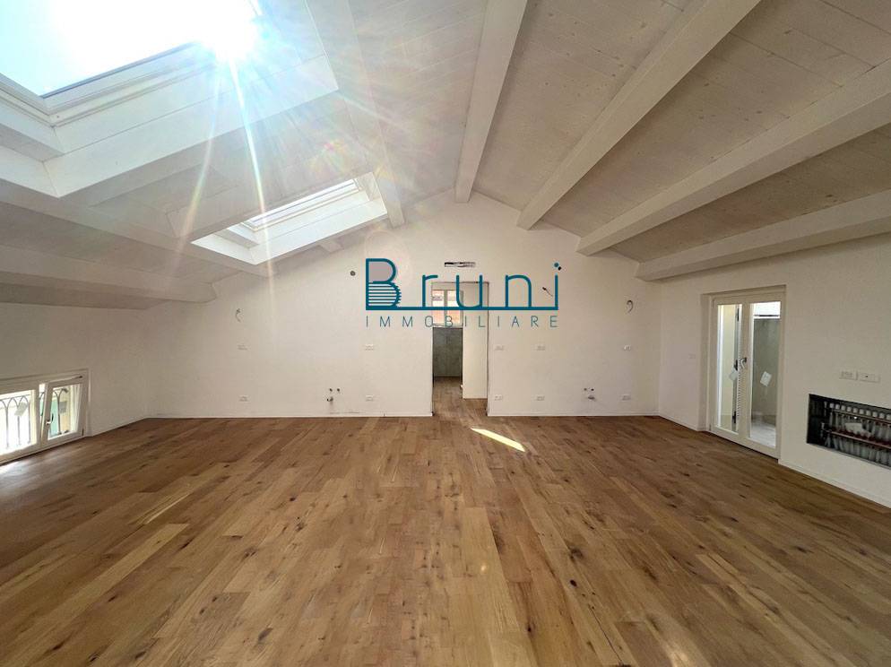 Appartamento in vendita a San Benedetto del Tronto, Centro