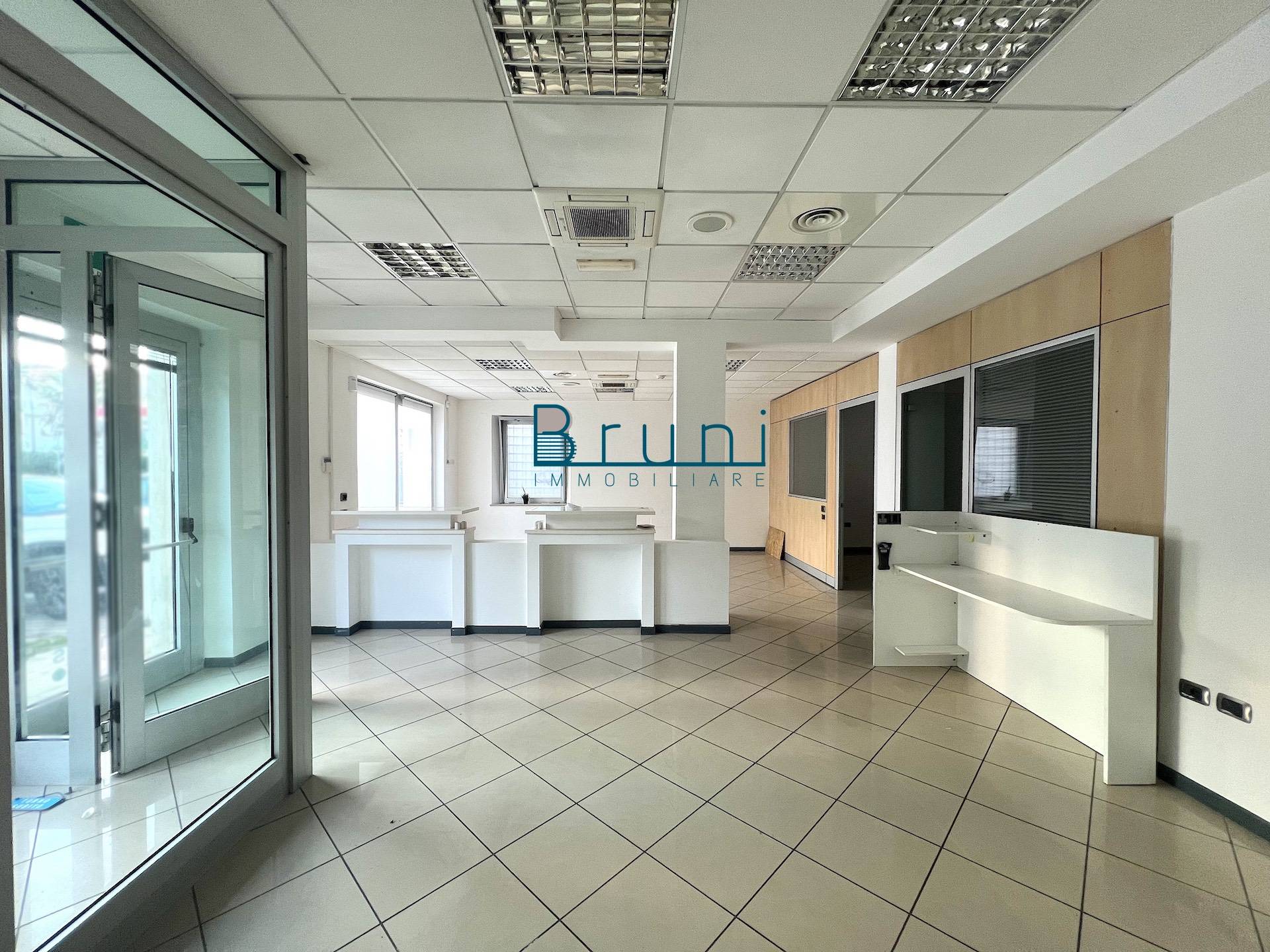 Studio/Ufficio in affitto a San Benedetto del Tronto, Porto d'Ascoli