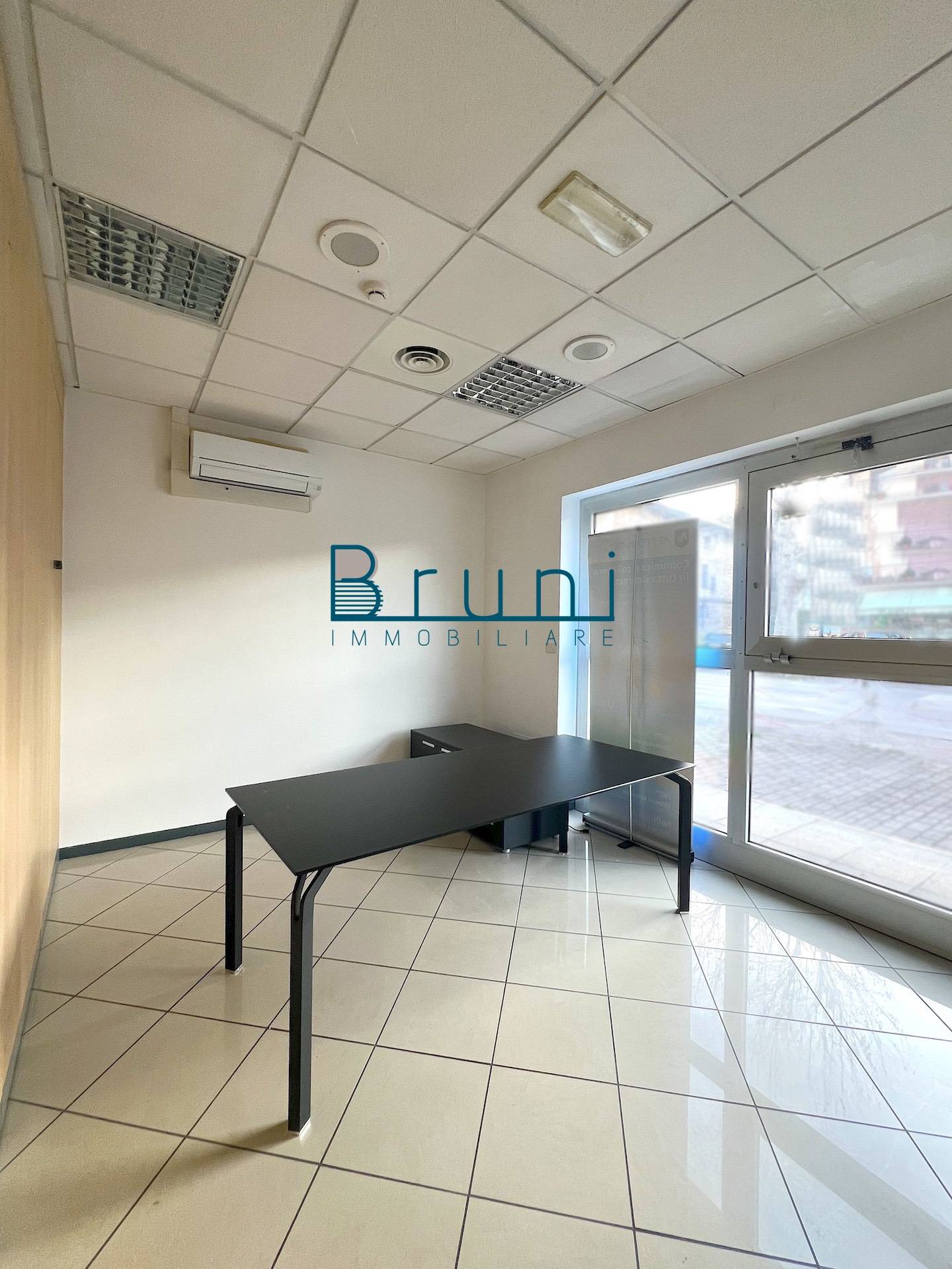 Studio/Ufficio in affitto a San Benedetto del Tronto, Porto d'Ascoli