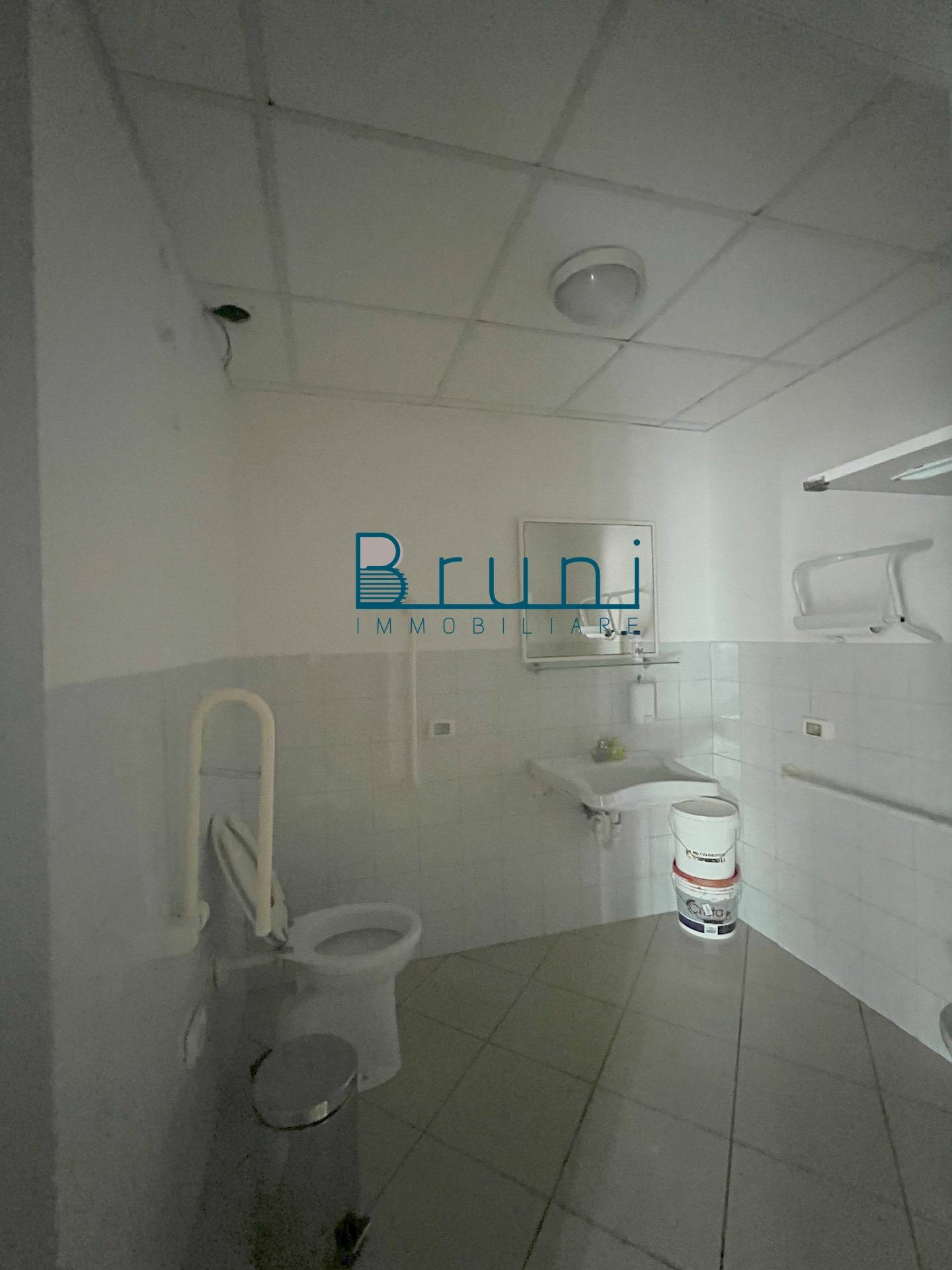 Studio/Ufficio in affitto a San Benedetto del Tronto, Porto d'Ascoli