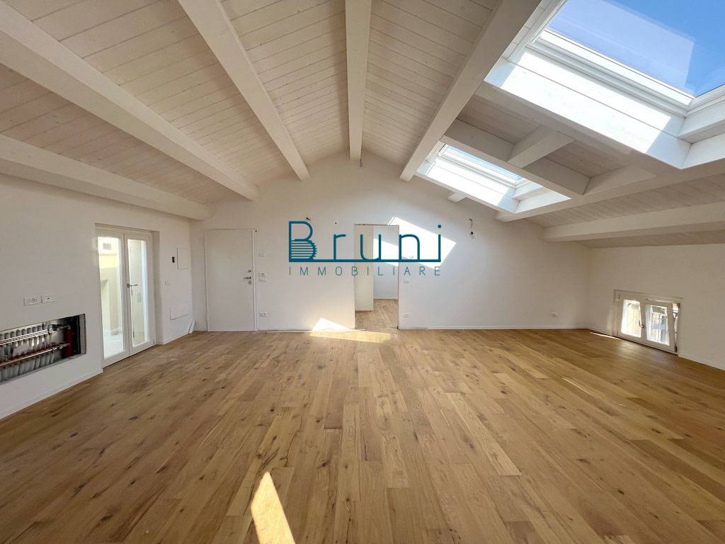 Appartamento in vendita a San Benedetto del Tronto, Centro