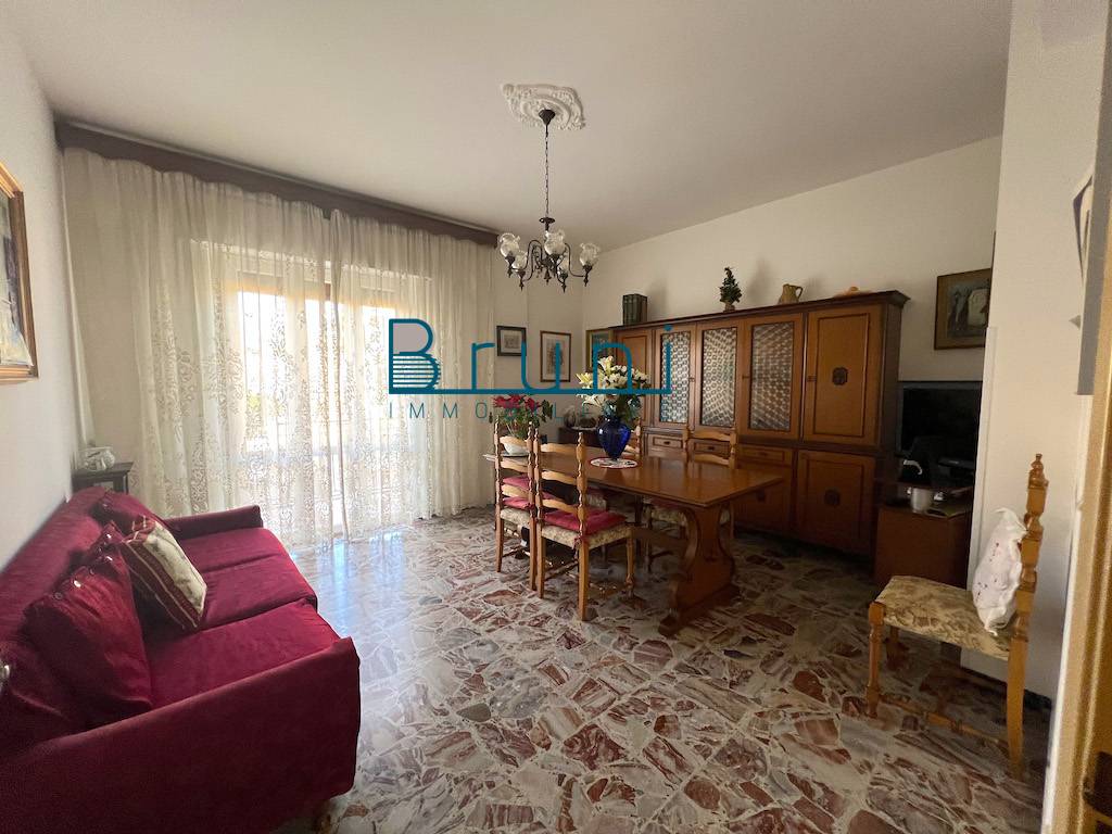 Appartamento in vendita a San Benedetto del Tronto, Zona Viale De Gasperi
