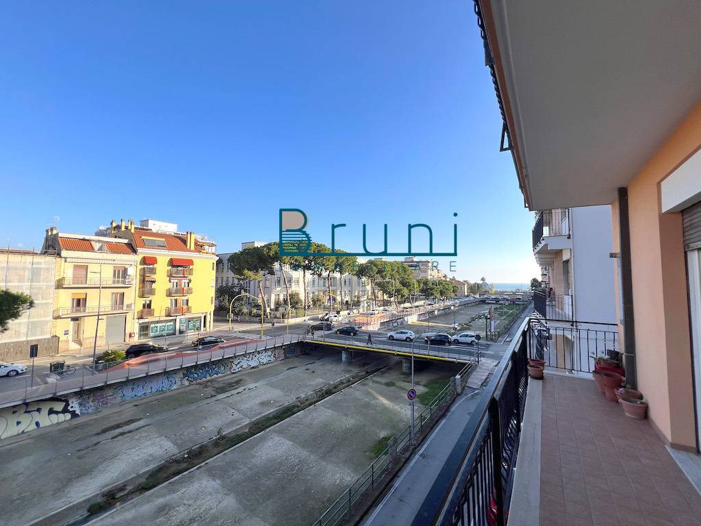 Appartamento in vendita a San Benedetto del Tronto, Zona Viale De Gasperi