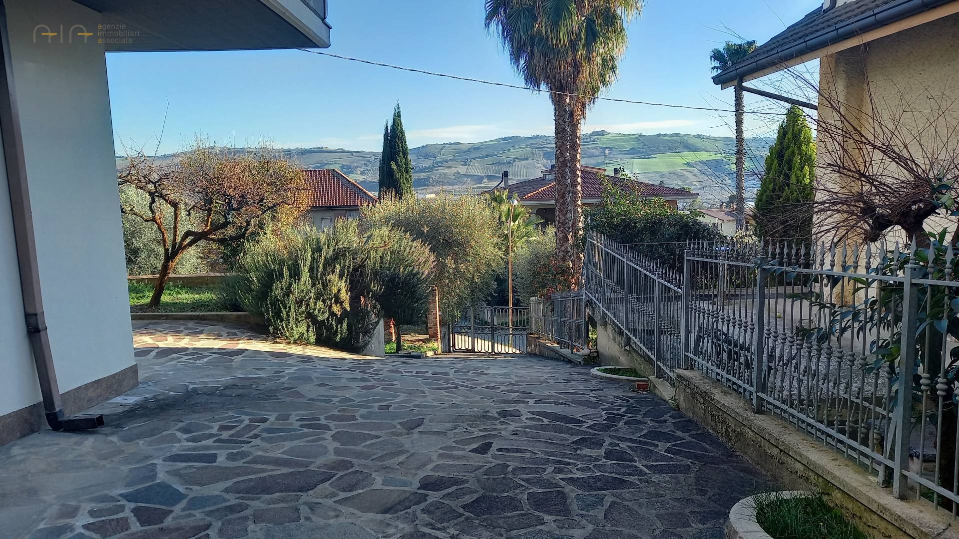 Villino a schiera / bifamiliare in vendita a Colli del Tronto, Collinare