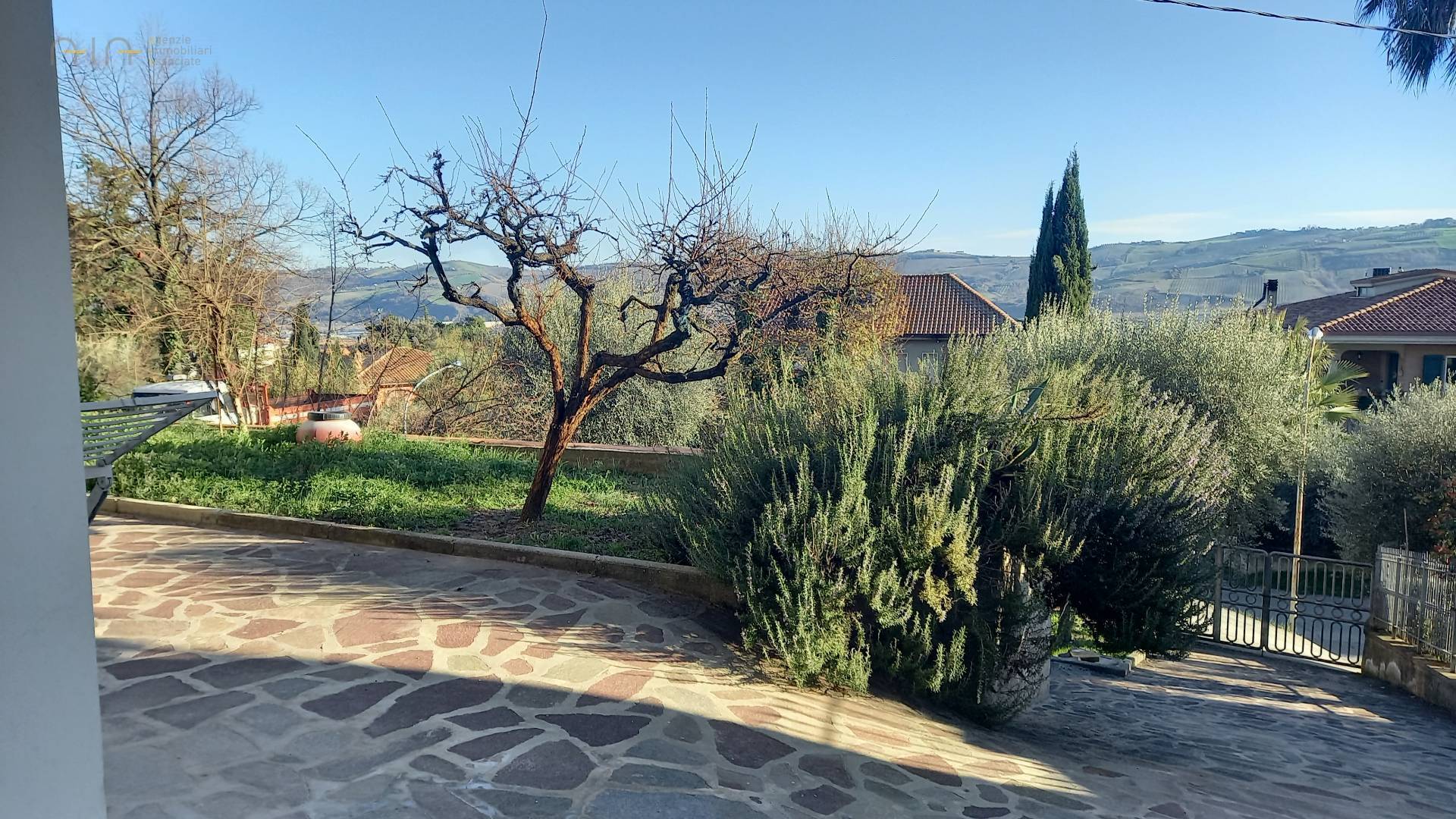 Villino a schiera / bifamiliare in vendita a Colli del Tronto, Collinare