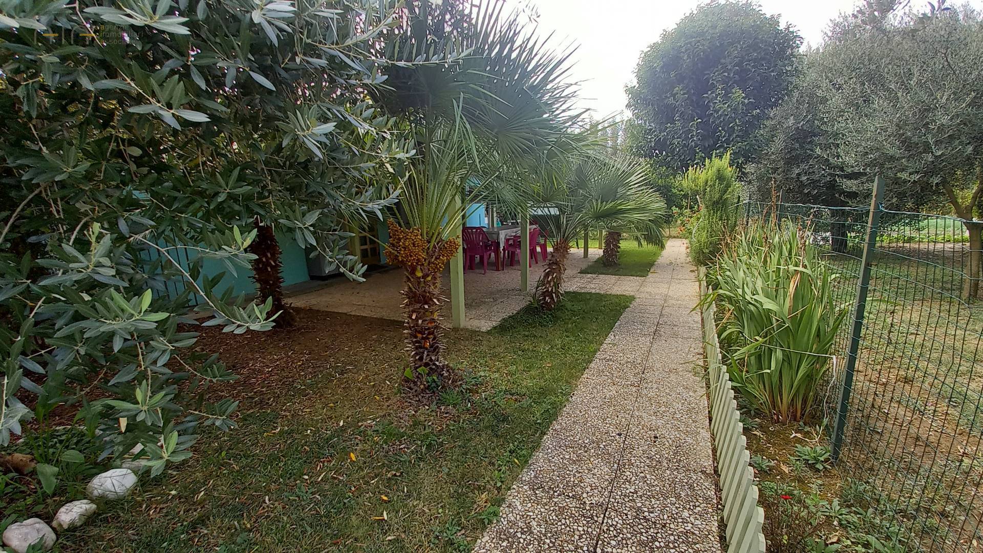 Terreno Agricolo (con / Senza Piccolo Prefabbricato) in vendita a Colli del Tronto, Zona Salaria