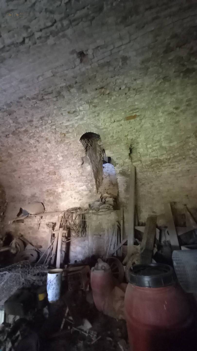 Casale Colonico Rustico in vendita a Montalto delle Marche