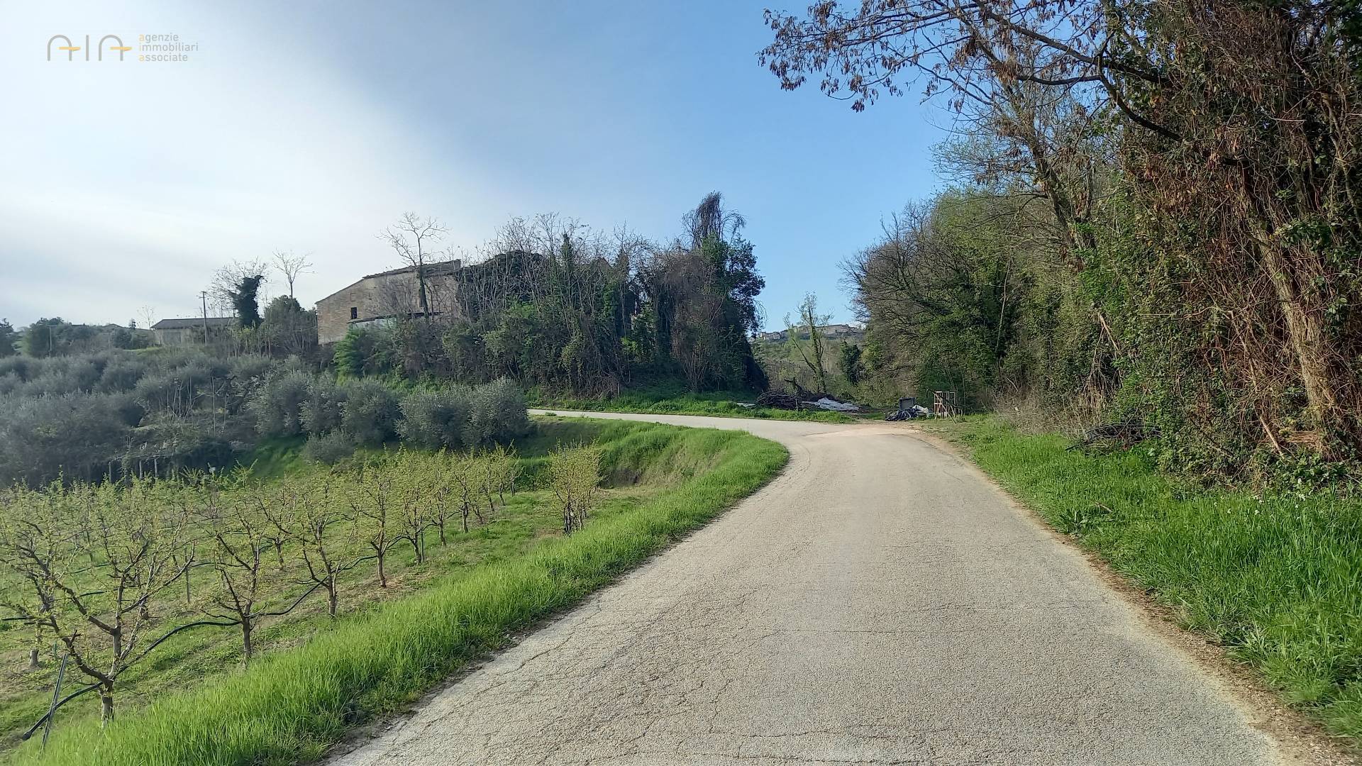 Casale Colonico Rustico in vendita a Montalto delle Marche