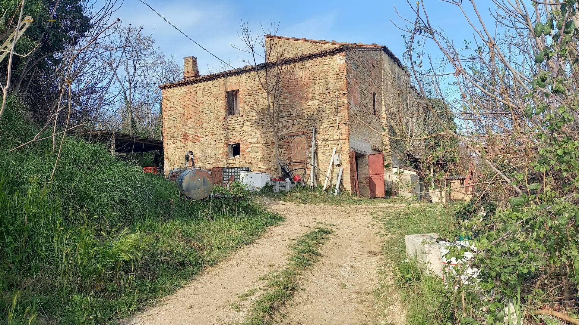 Casale Colonico Rustico in vendita a Montalto delle Marche