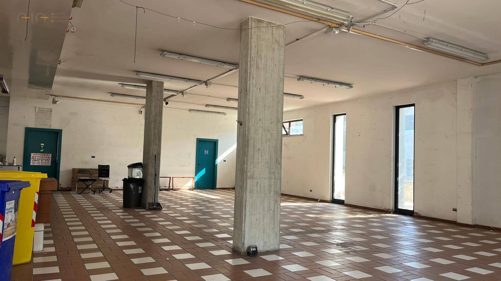 Locale Commerciale in affitto a Castel di Lama, Zona Salaria