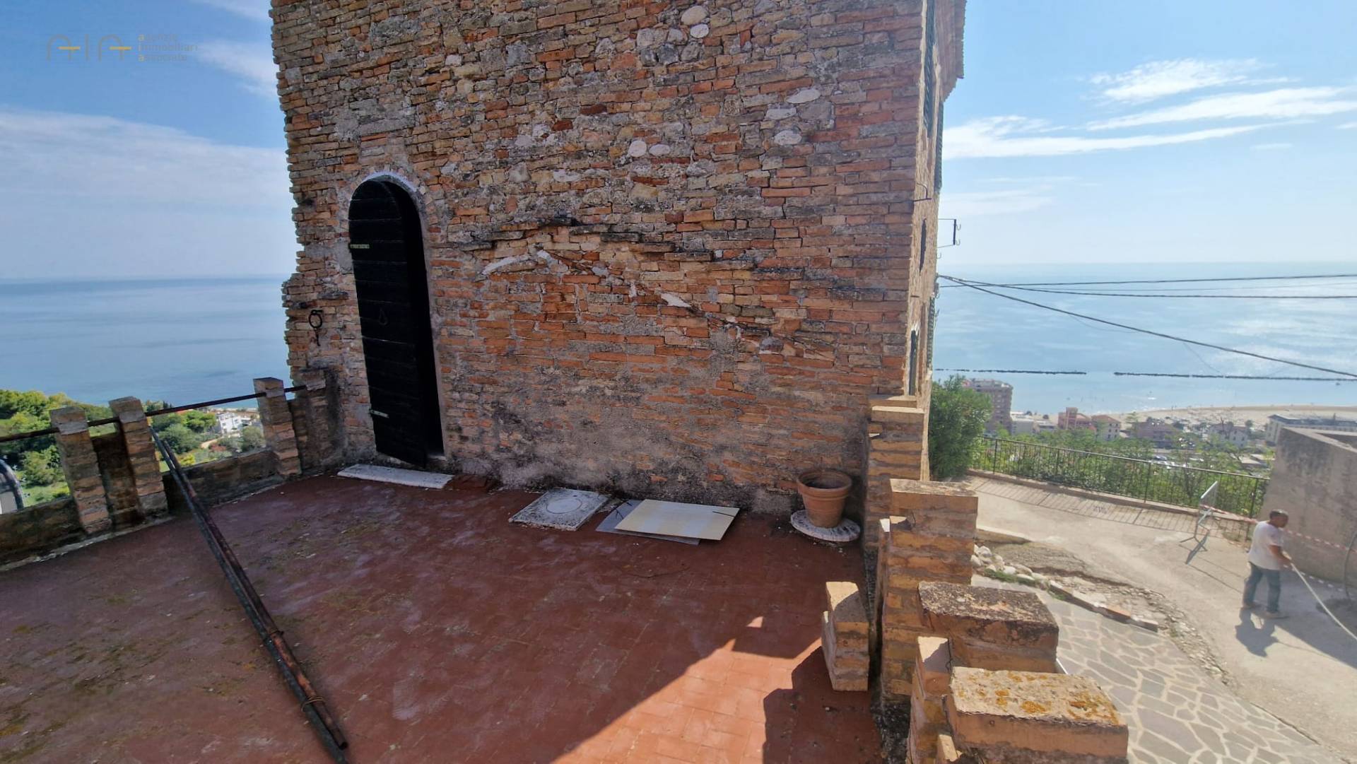 Casa cielo - terra in vendita a Grottammare, vecchio incasato del paese alto