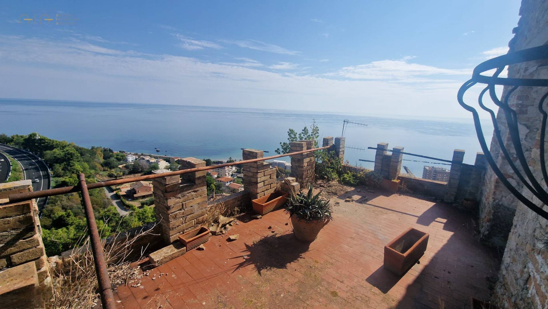 Casa cielo - terra in vendita a Grottammare, vecchio incasato del paese alto