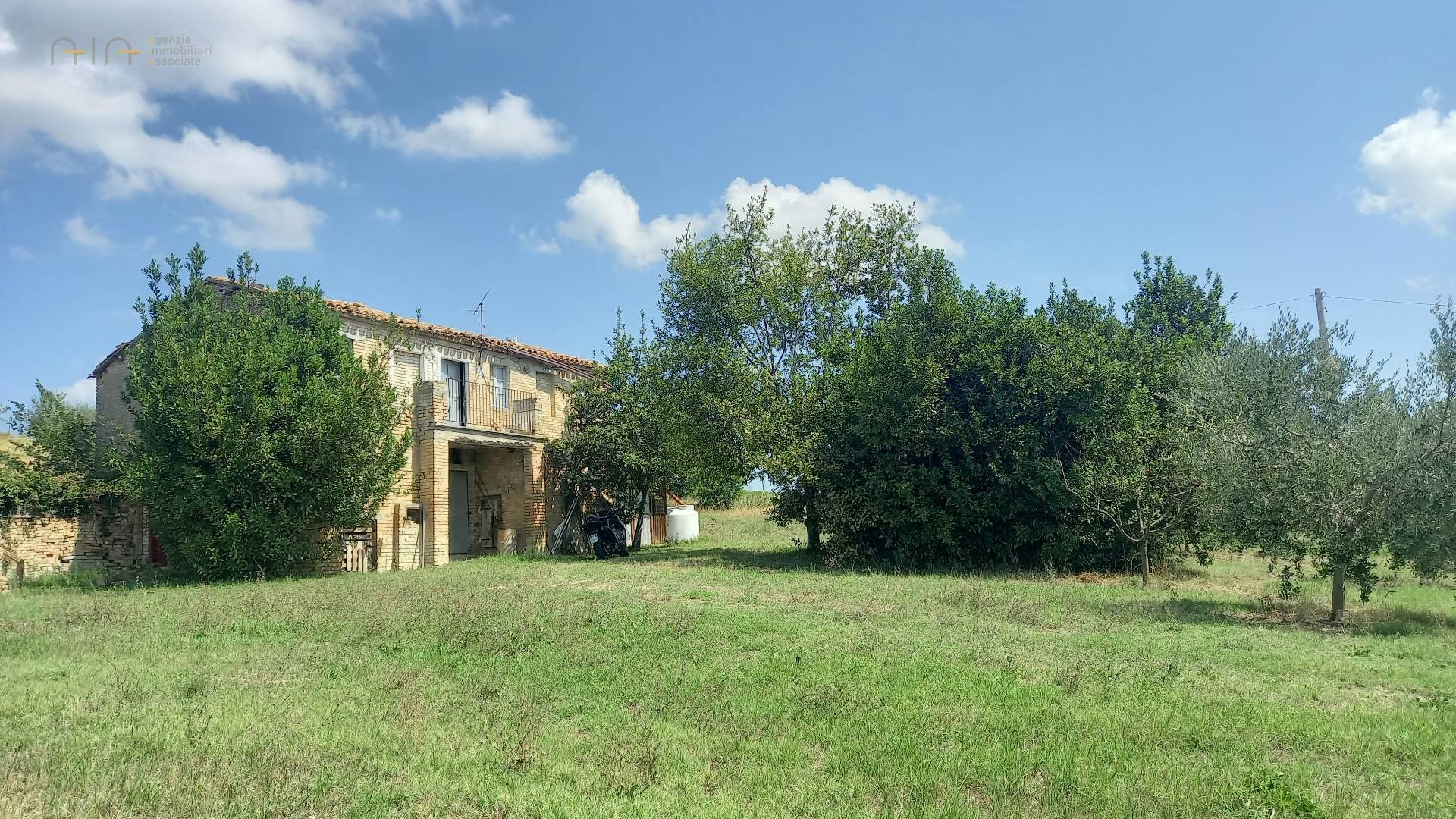 Casale Colonico Rustico in vendita a Offida, Collinare / Campagna