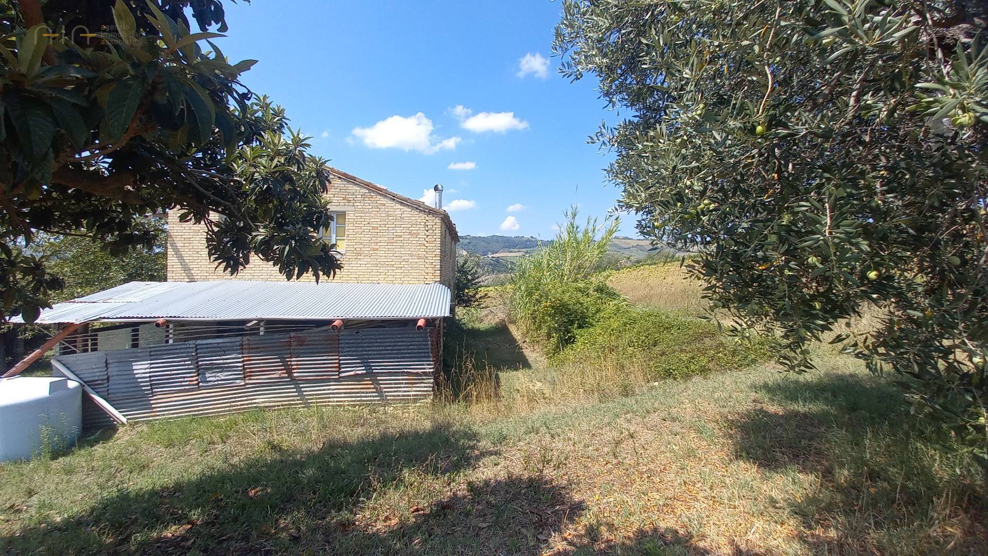 Casale Colonico Rustico in vendita a Offida, Collinare / Campagna