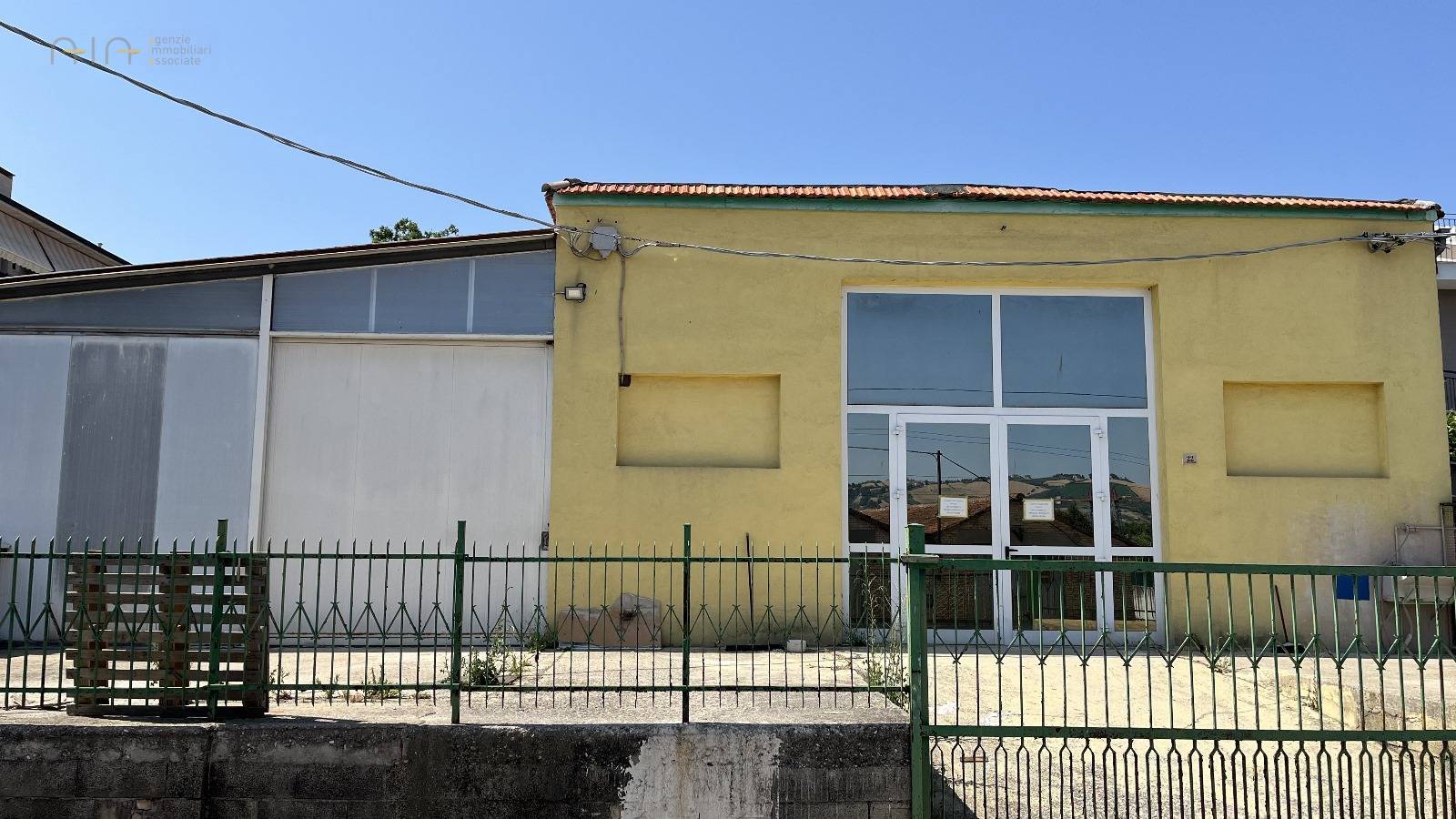 Locale Commerciale in affitto a Ascoli Piceno, Villa Sant'Antonio