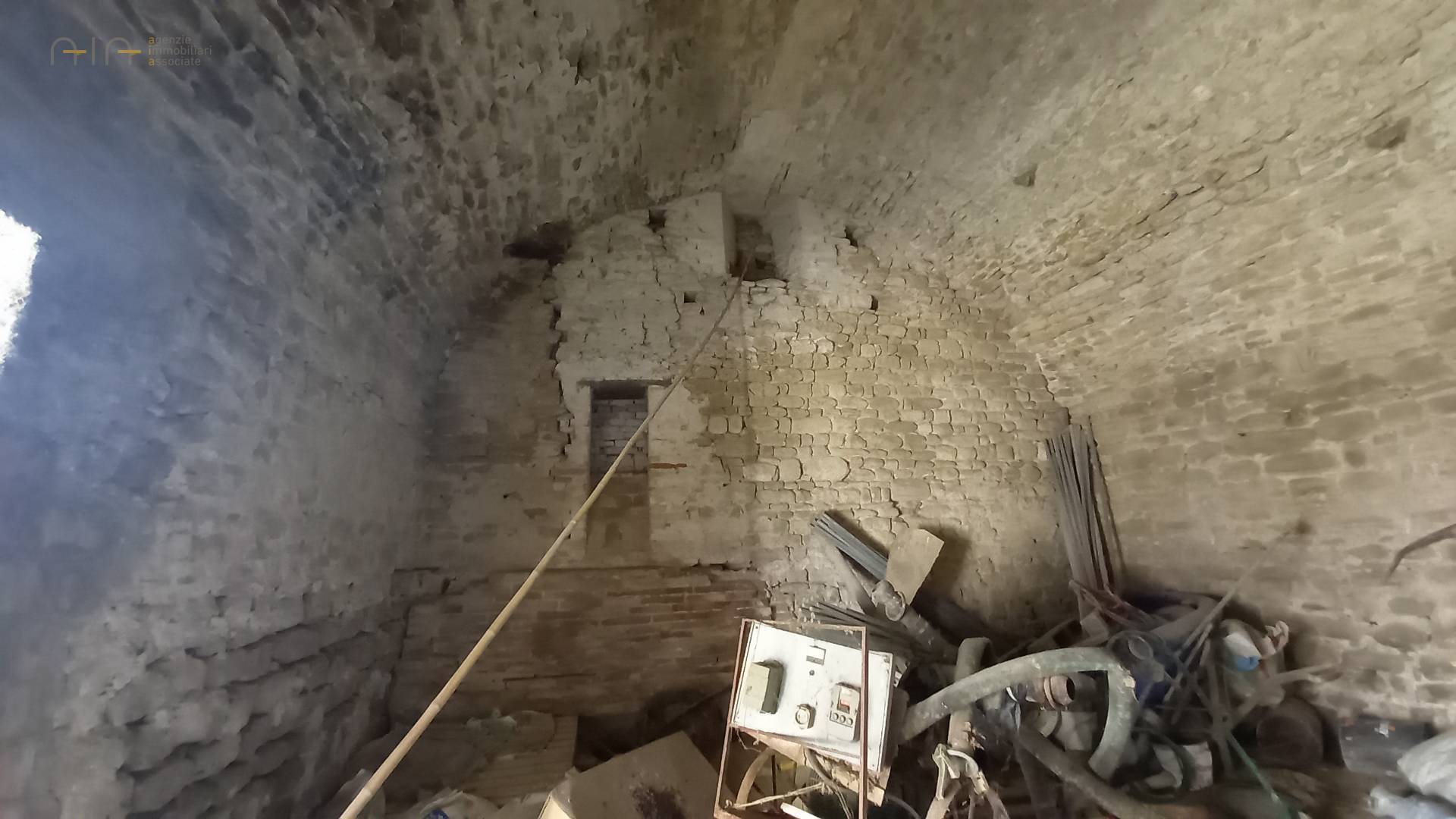 Casale Colonico Rustico in vendita a Montalto delle Marche