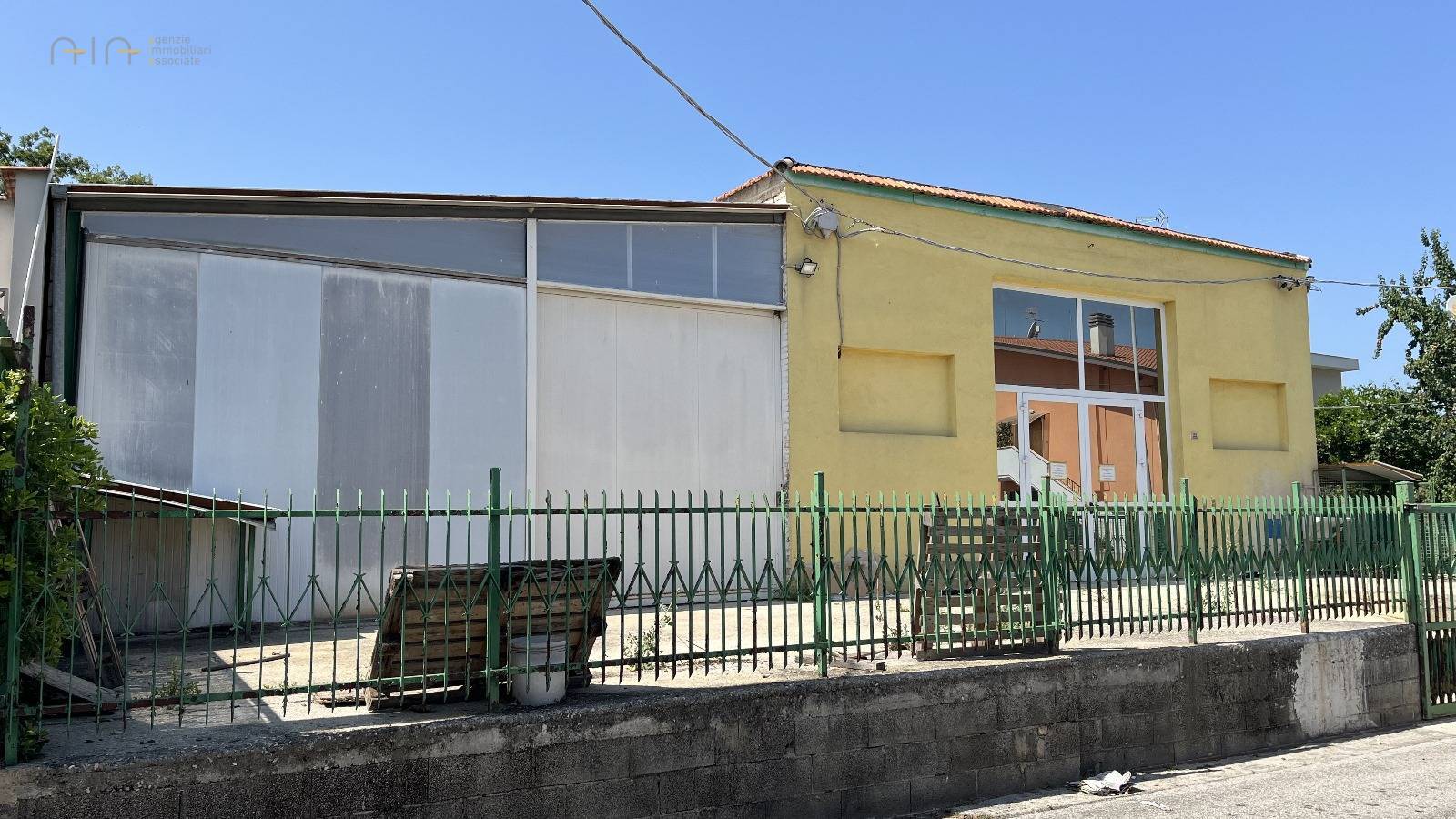 Locale Commerciale in affitto a Ascoli Piceno, Villa Sant'Antonio