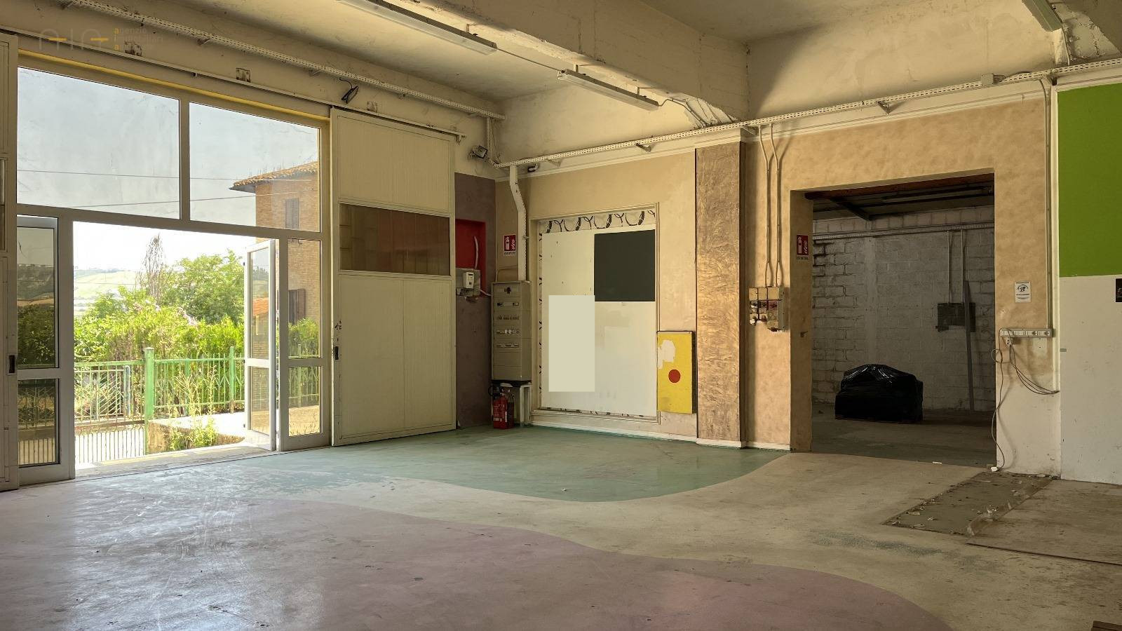 Locale Commerciale in affitto a Ascoli Piceno, Villa Sant'Antonio