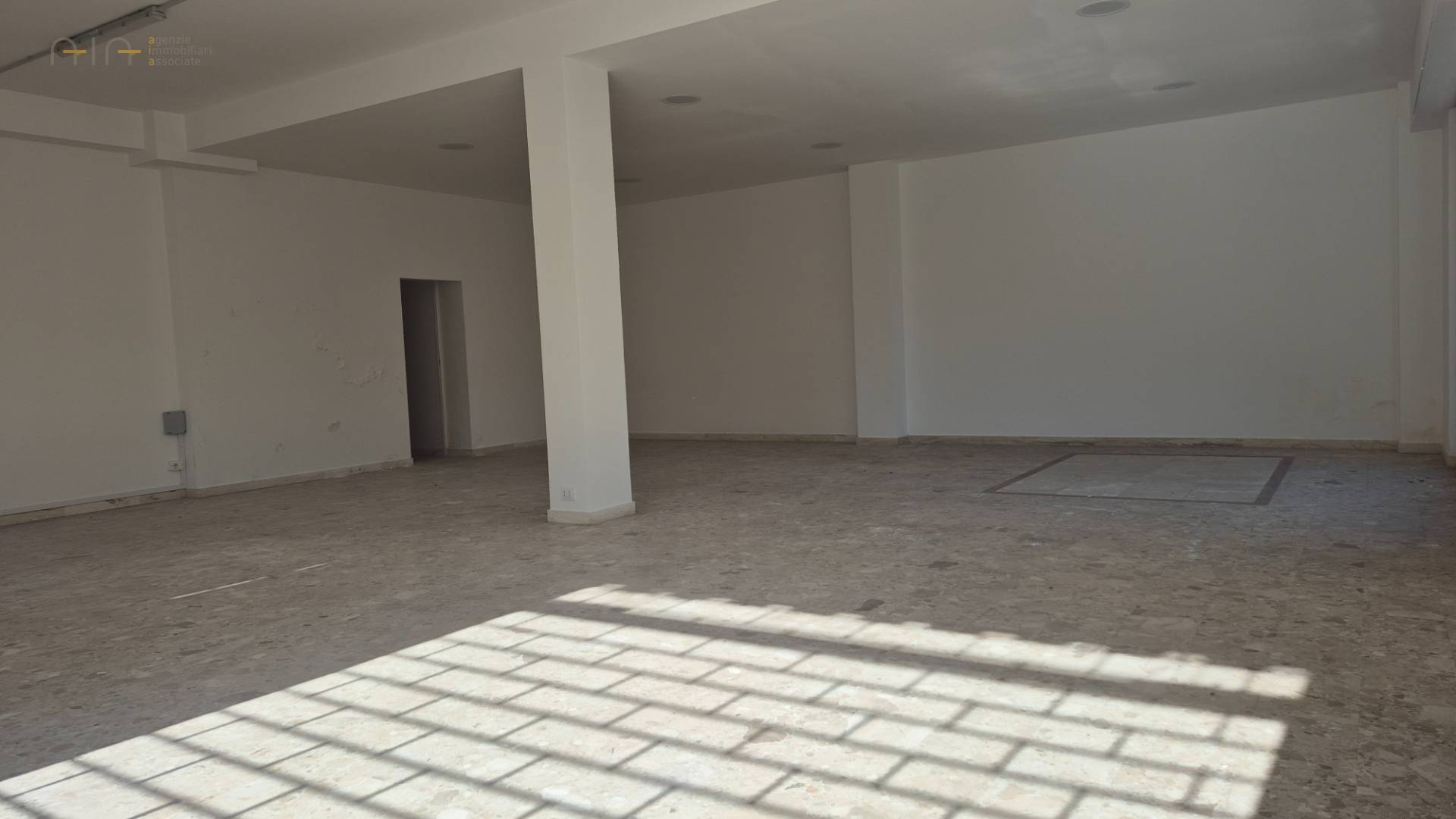 Locale Commerciale in affitto a Spinetoli, Pagliare del Tronto
