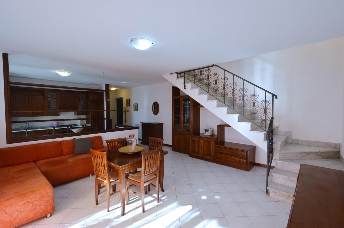 Villa con giardino, Massa marina di