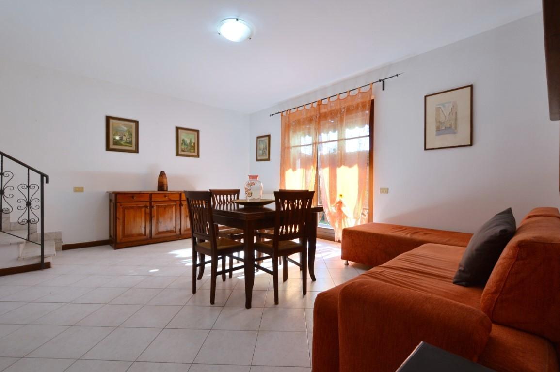 Villa con giardino, Massa marina di