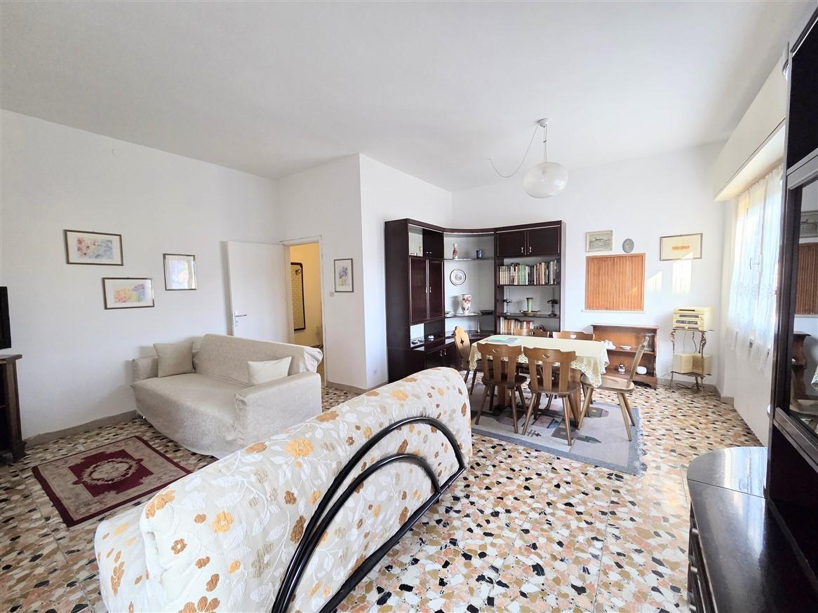 Appartamento in vendita, Massa marina di