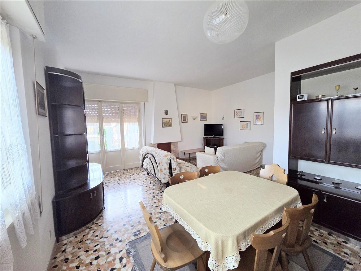 Appartamento in vendita, Massa marina di