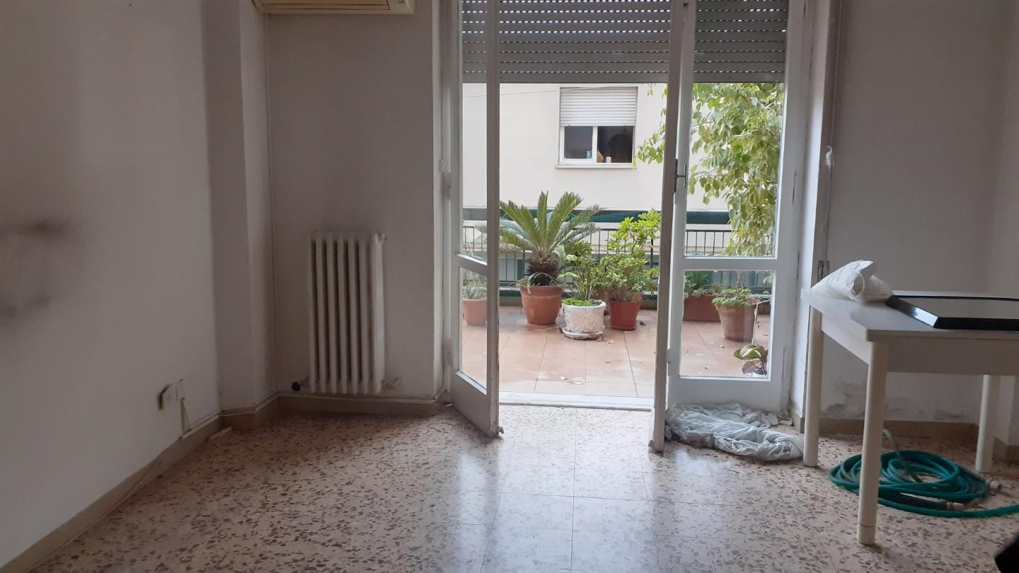 Quadrilocale con terrazzi, Massa centro