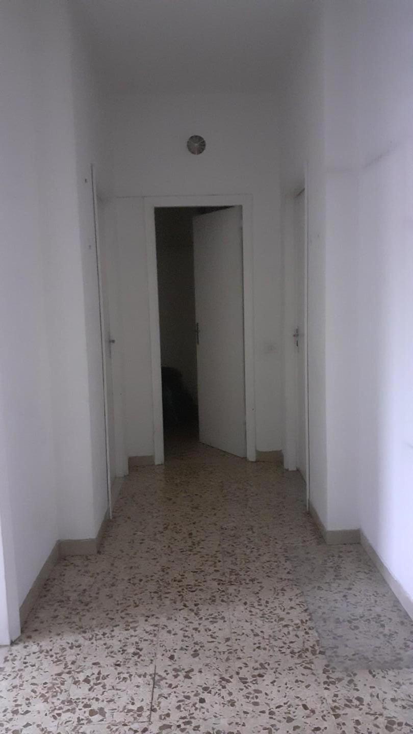 Quadrilocale con terrazzi, Massa centro