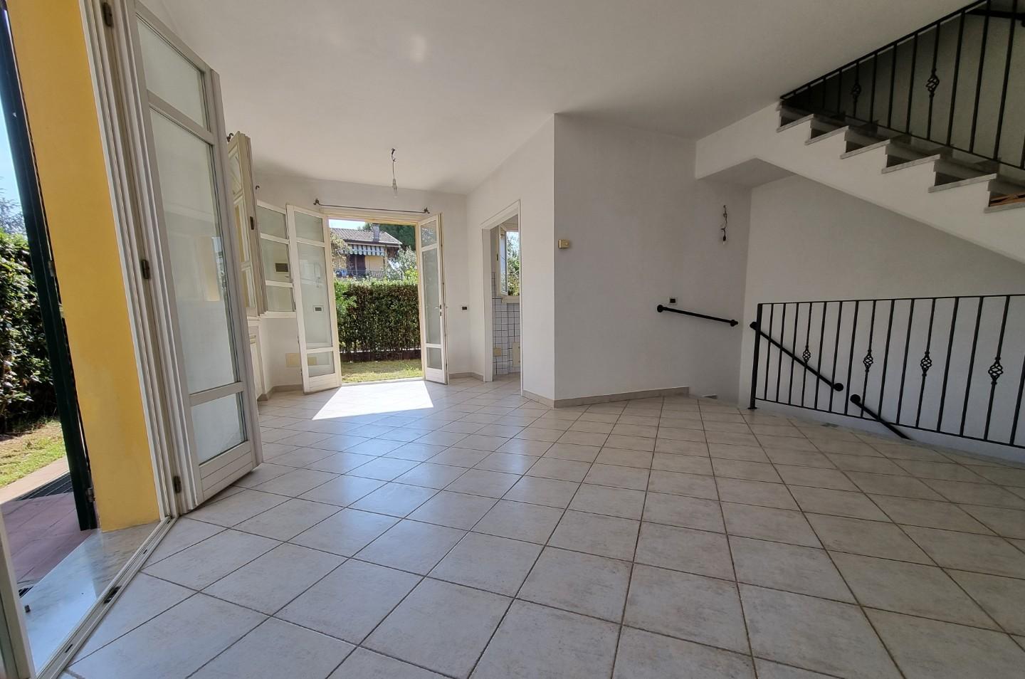 Villa con giardino, Massa quercioli