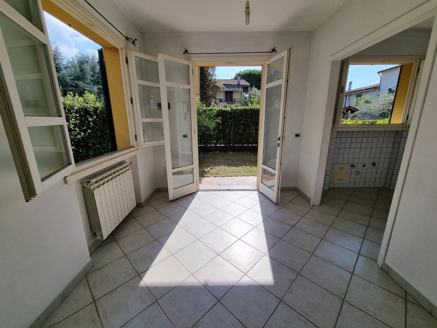 Villa con giardino, Massa quercioli